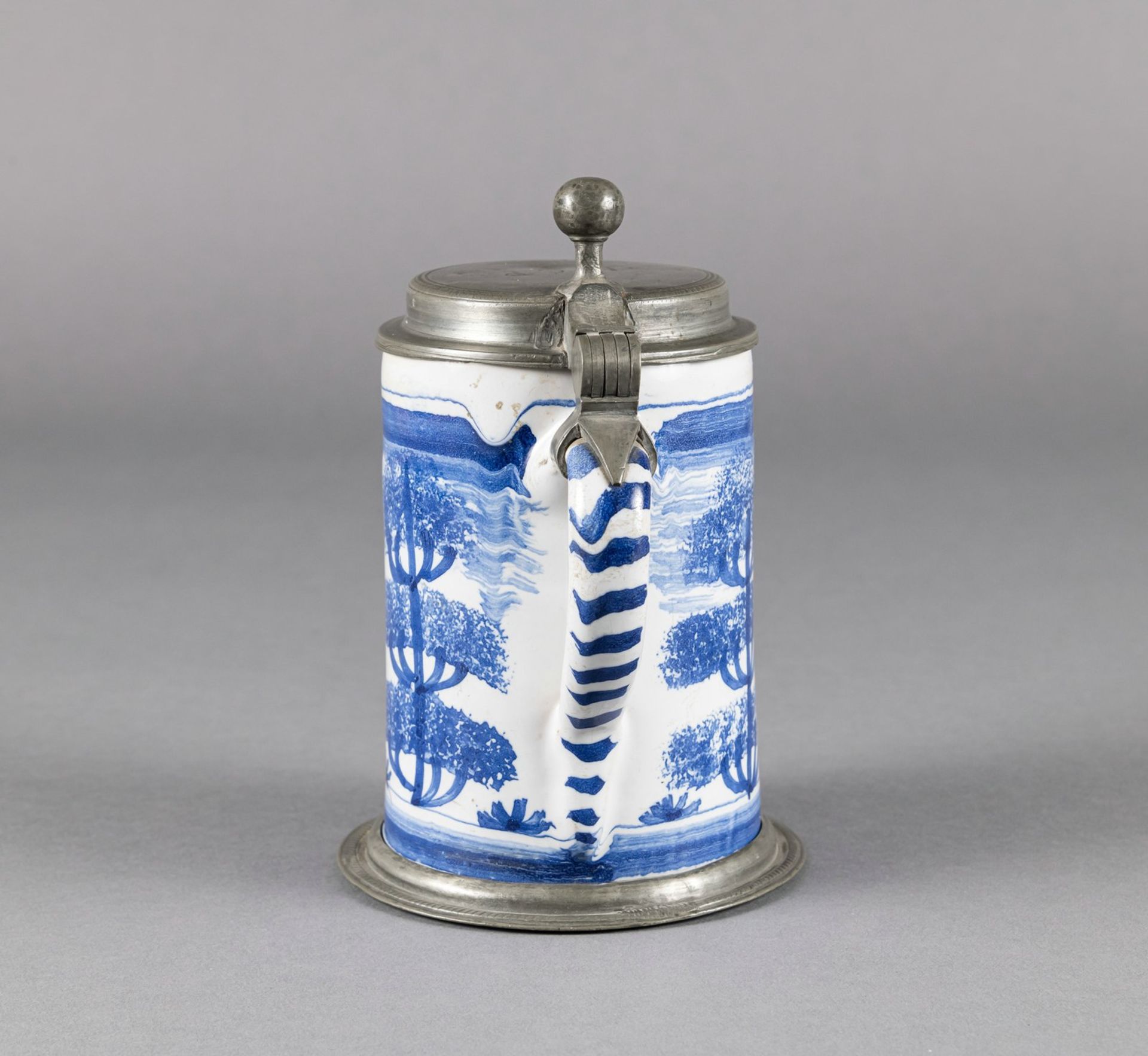 A NUREMBERG FAIENCE TANKARD - Image 4 of 8