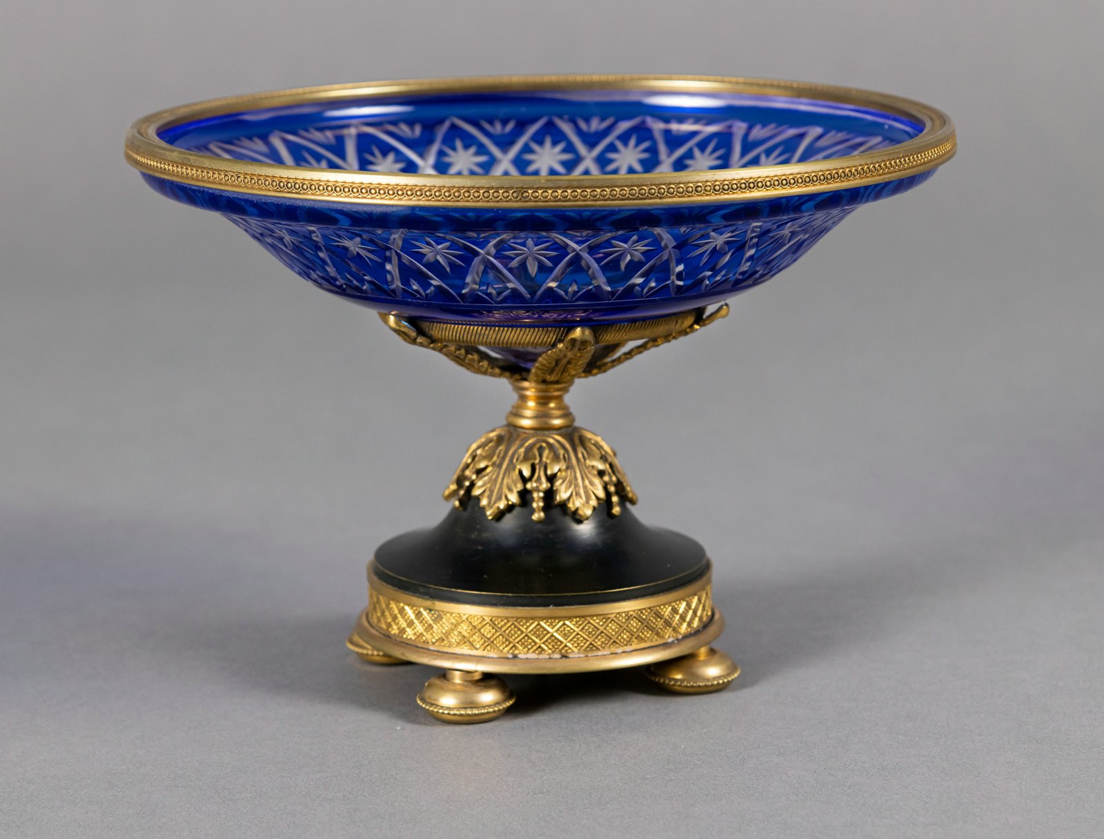A CUT BLUE AND COLOURLESS FOOTED GLASS BOWL - Image 2 of 5