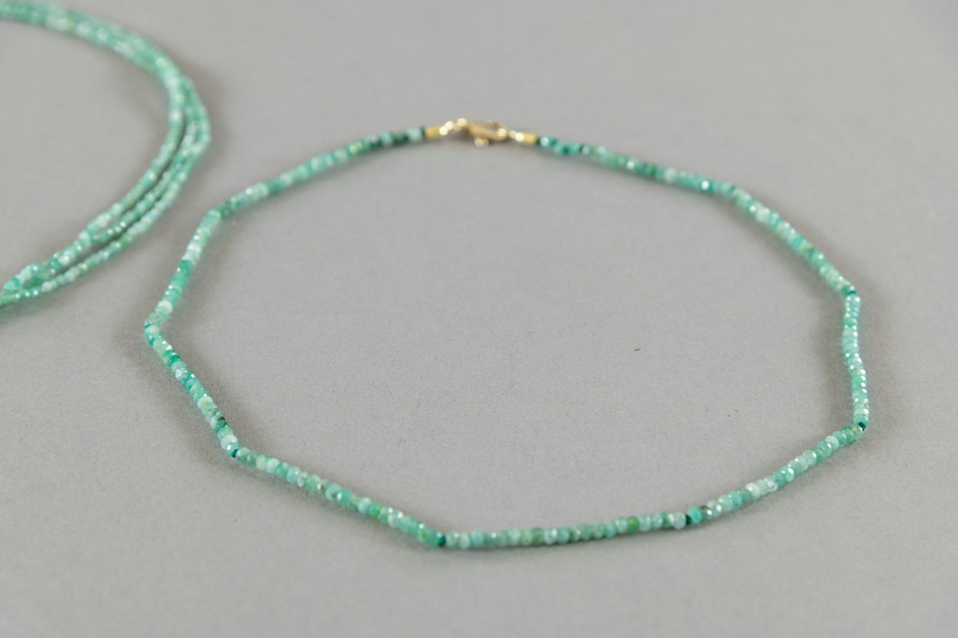 TWO EMERALD NACKLACES - Image 3 of 3