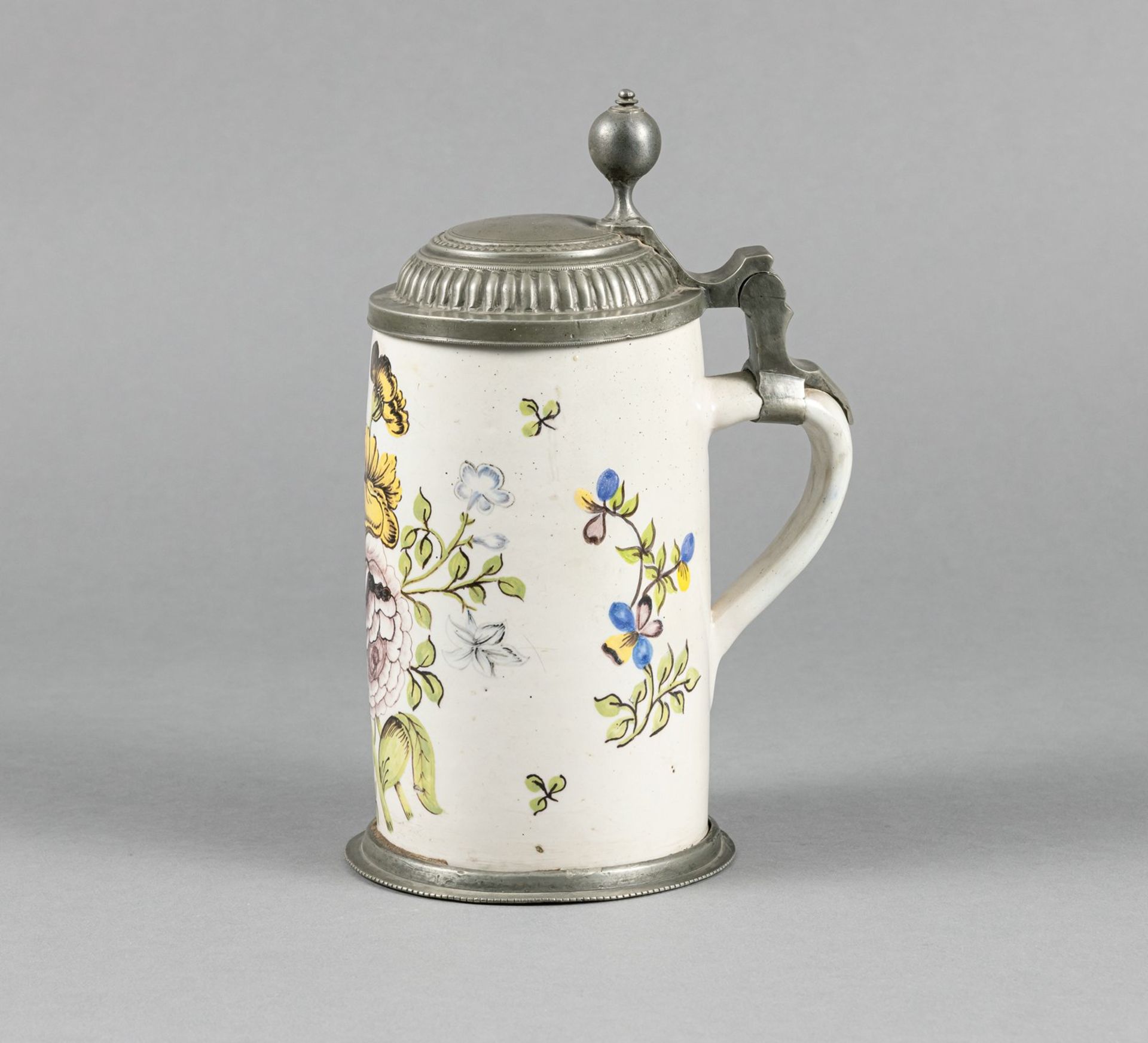 A PROBABLY FLOERSHEIM FAYENCE TANKARD - Image 2 of 6