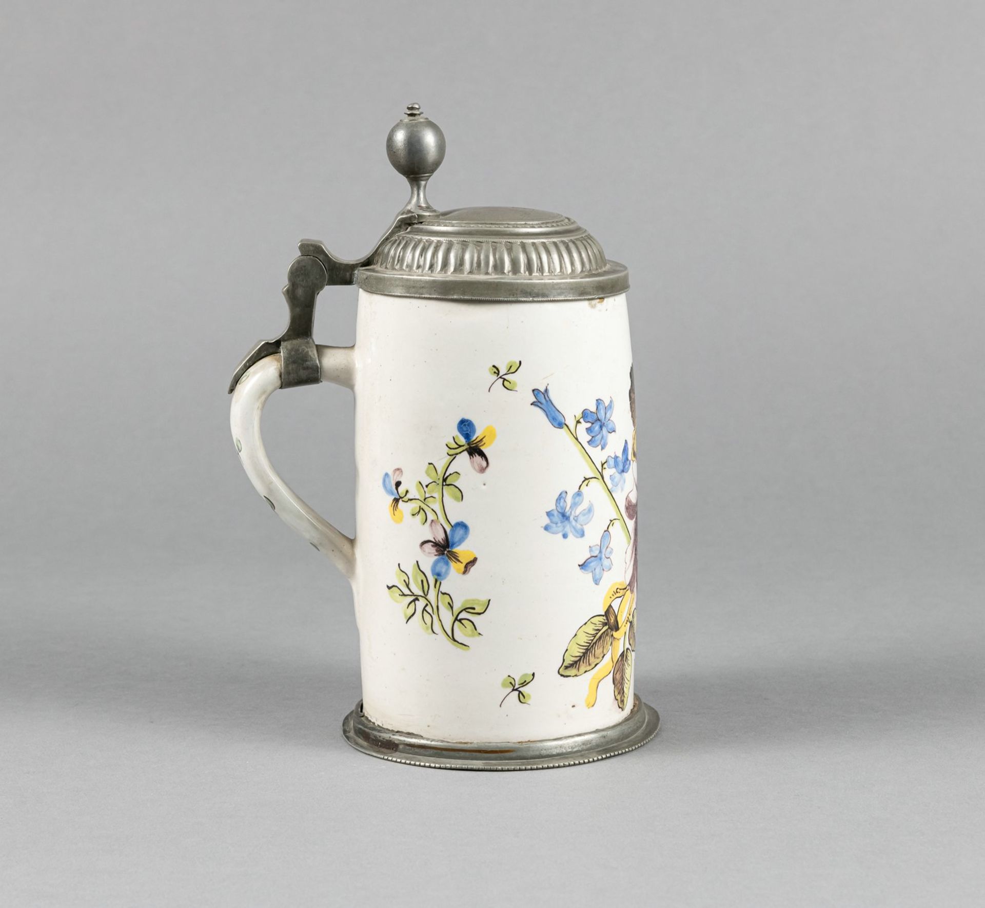 A PROBABLY FLOERSHEIM FAYENCE TANKARD - Image 4 of 6