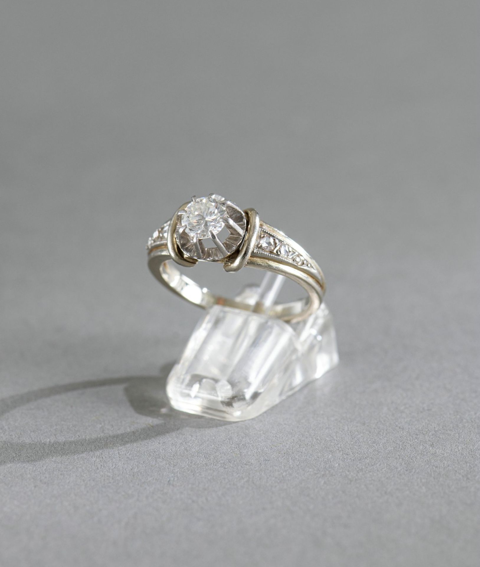 A DIAMOND RING - Image 2 of 7