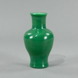 Vase aus grünem Pekingglas