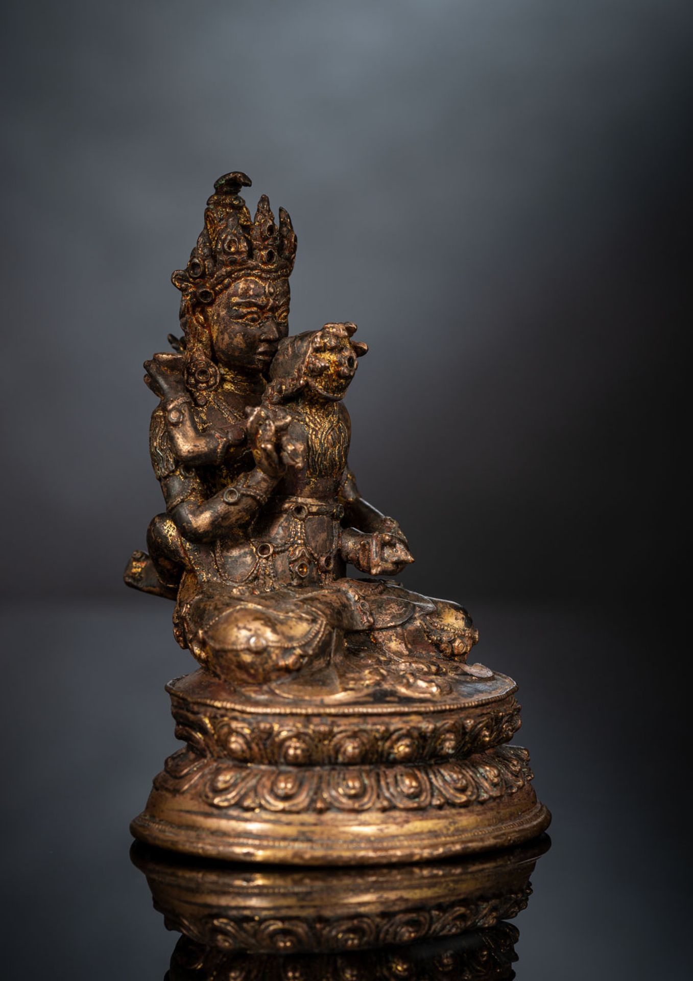 A FINE GILT-BRONZE FIGURE OF SAMVARA - Image 3 of 4