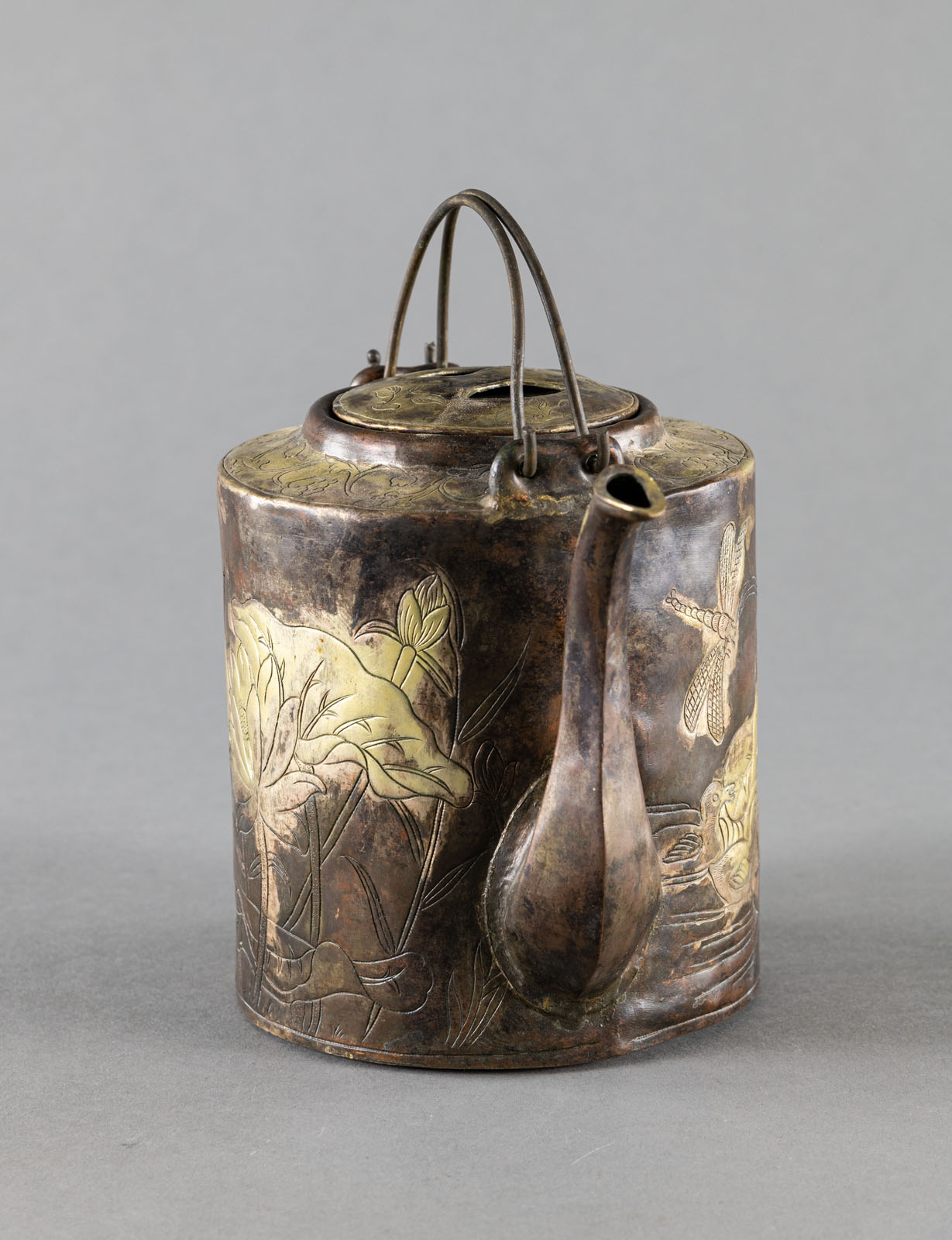 A PART-GILT COPPER EWER AND COVER WITH LOTOS - Image 2 of 5