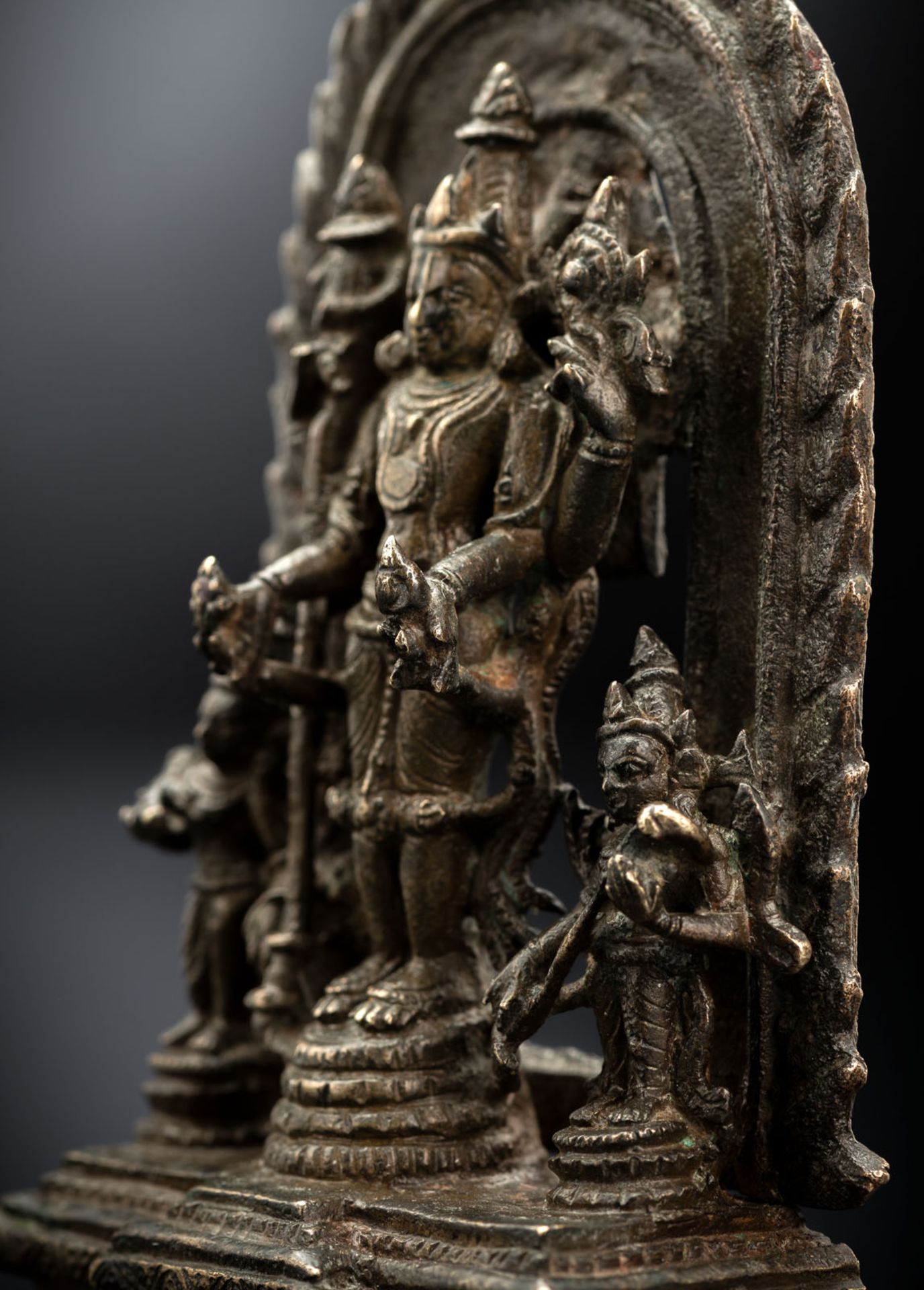 A BRONZE FIGURE OF VISHNU - Image 4 of 4