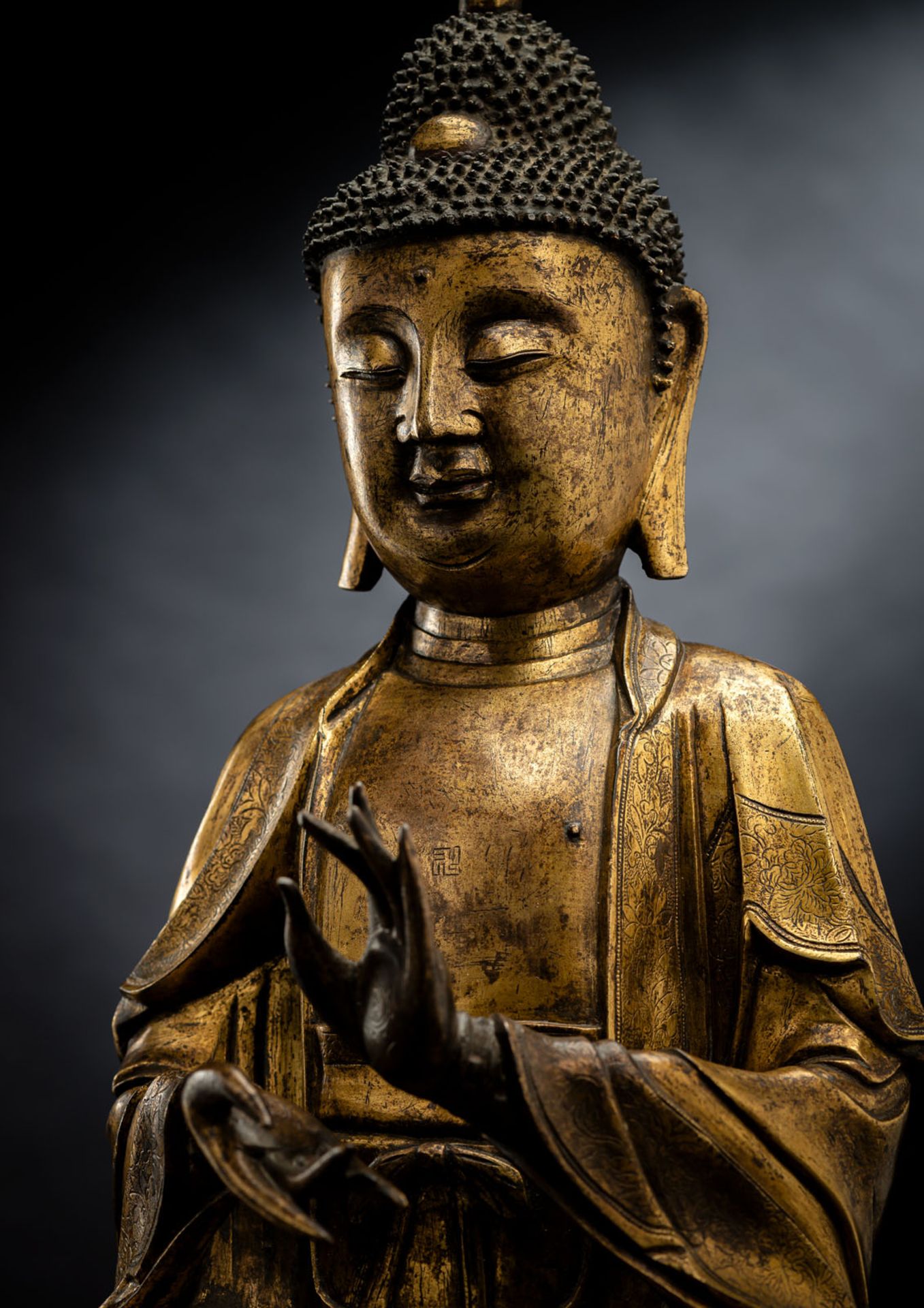 A FINE GILT-BRONZE FIGURE OF BUDDHA SHAKYAMUNI - Image 7 of 15