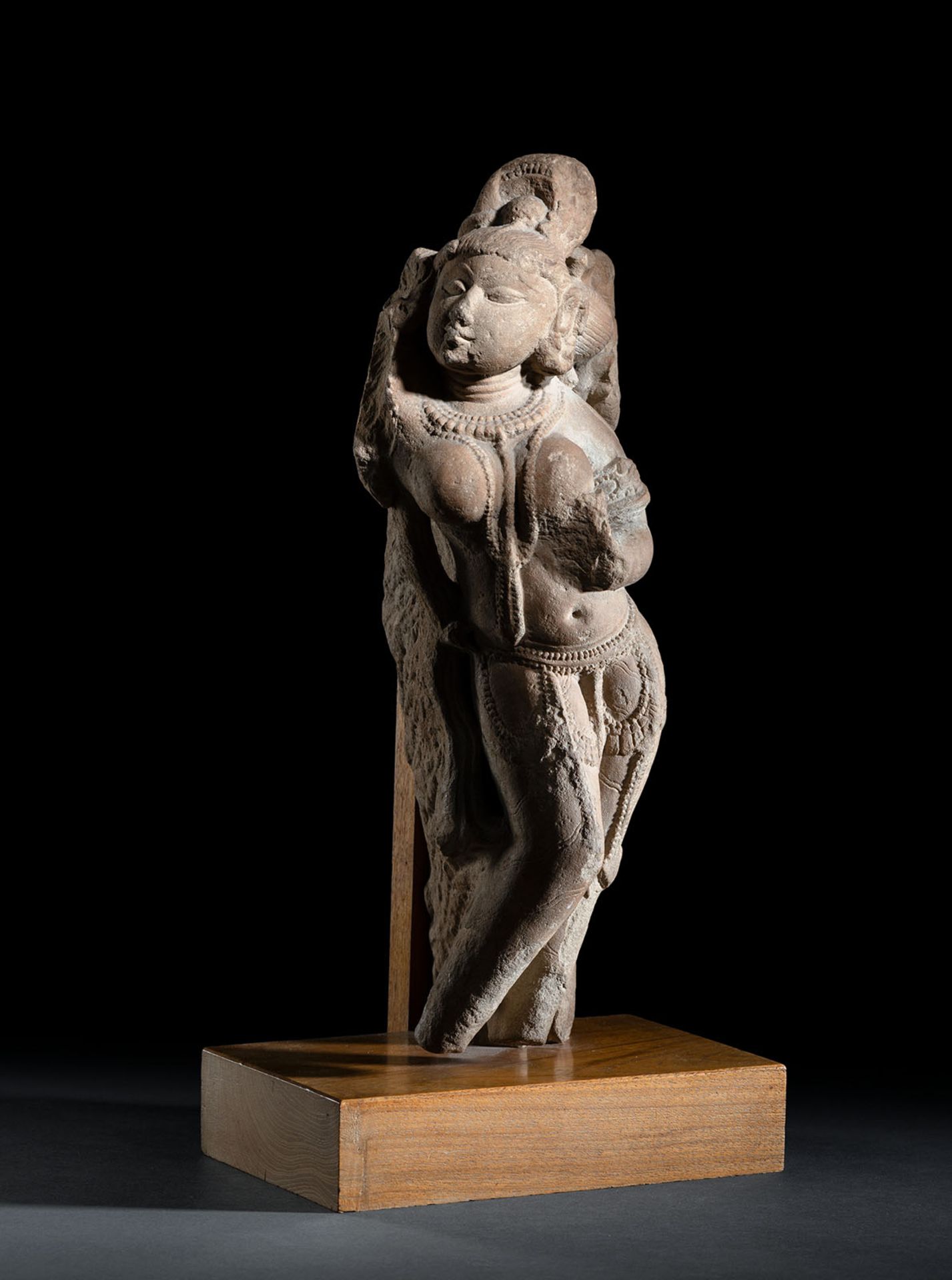 Skulptur einer Nymphe aus Sandstein
