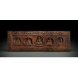 Buchdeckel aus Holz mit fünf Gottheiten