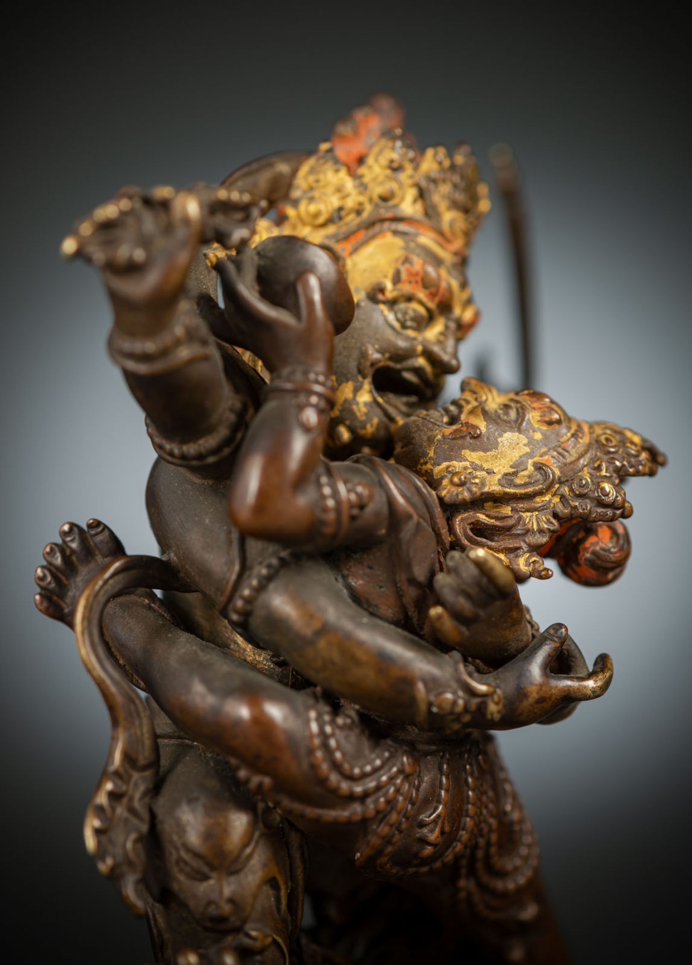 A RARE BRONZE EMANATION OF VAJRAPANI ON A LOTUS - Image 4 of 10