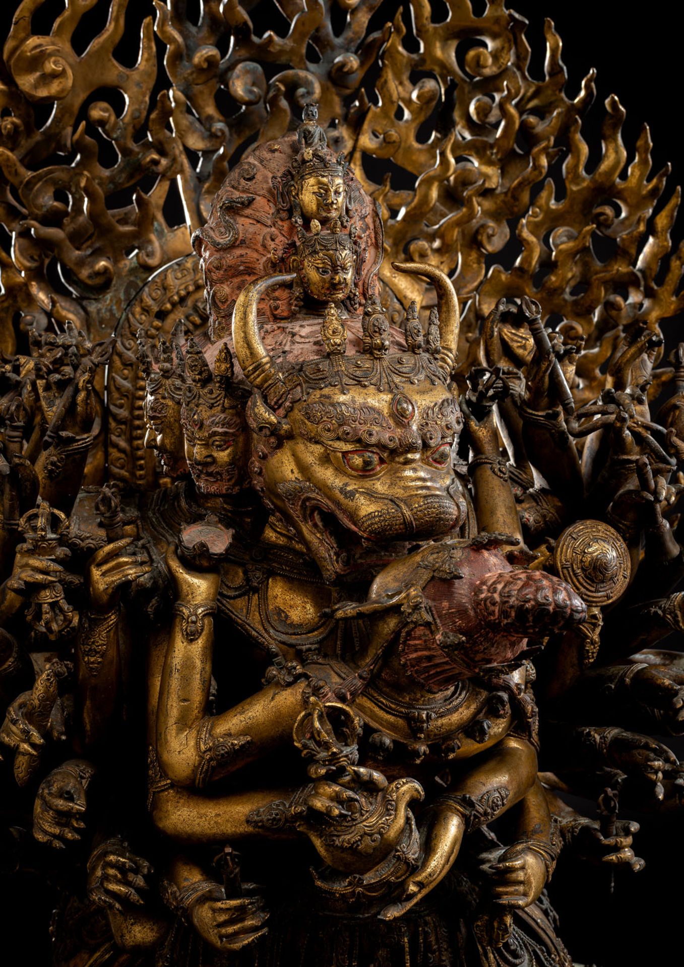 A HIGHLY IMPORTANT MONUMENTAL IMPERIAL GILT-BRONZE FIGURE OF VAJRABHAIRAVA - Image 4 of 8