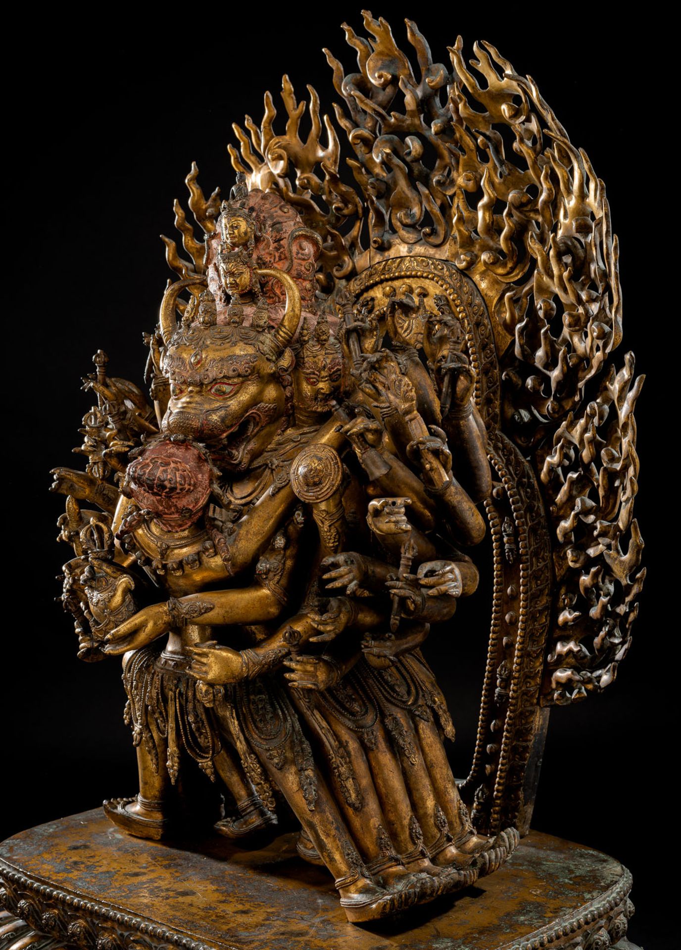 A HIGHLY IMPORTANT MONUMENTAL IMPERIAL GILT-BRONZE FIGURE OF VAJRABHAIRAVA - Image 5 of 8