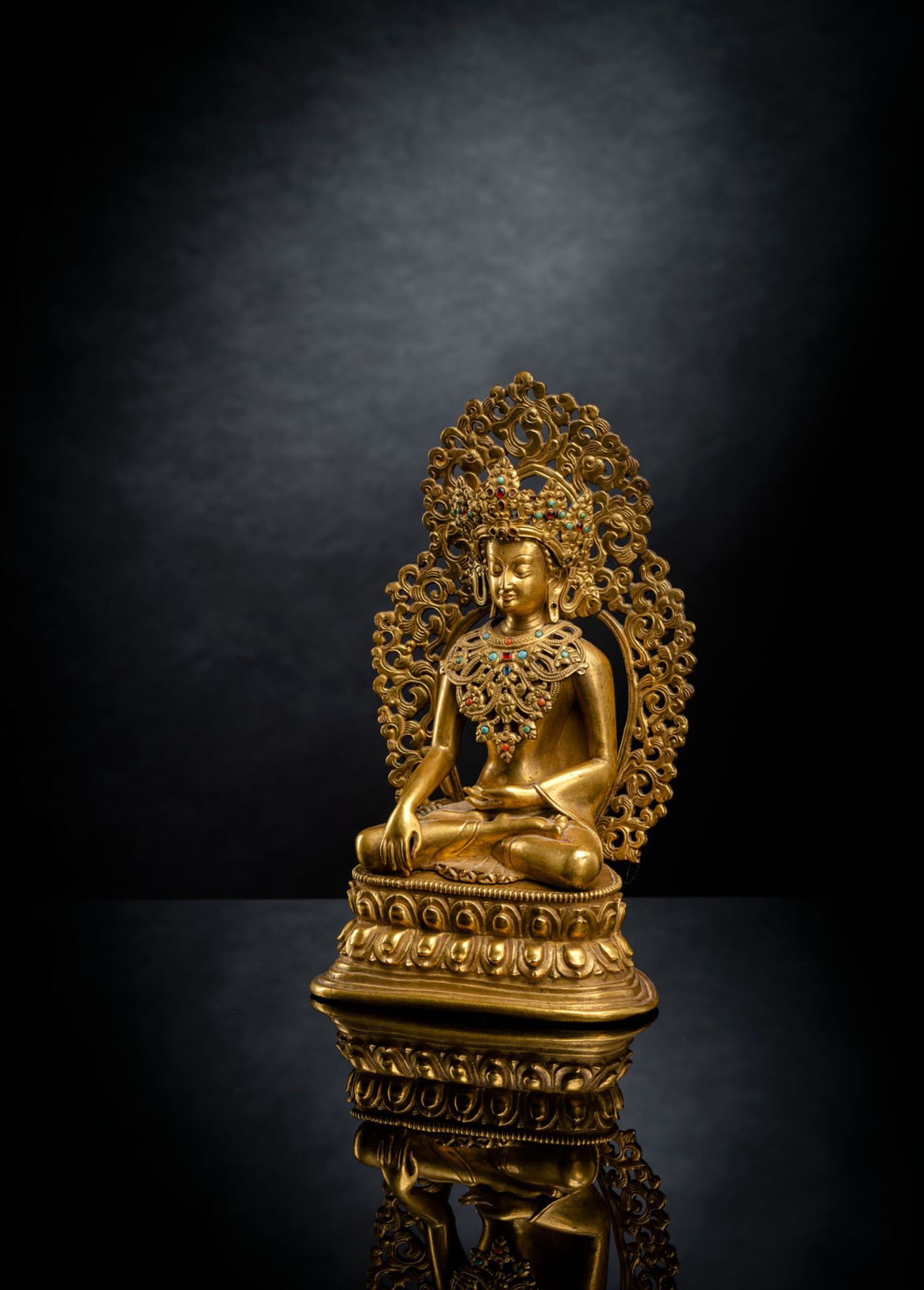 A FINE GILT-BRONZE FIGURE OF BUDDHA SHAKYAMUNI - Image 2 of 4