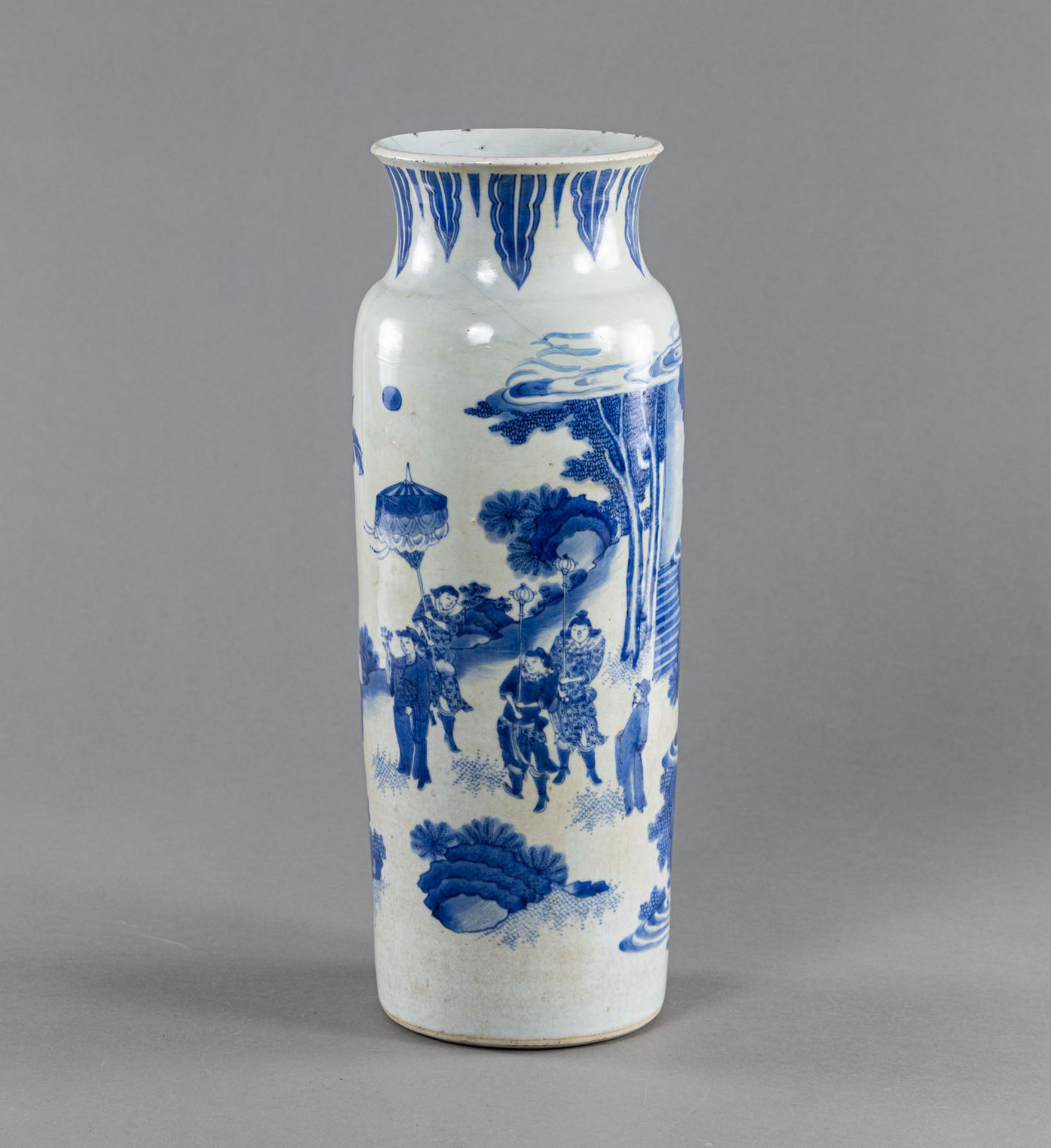 A BLUE AND WHITE ROULEAU VASE WITH A FIGURAL SCENE