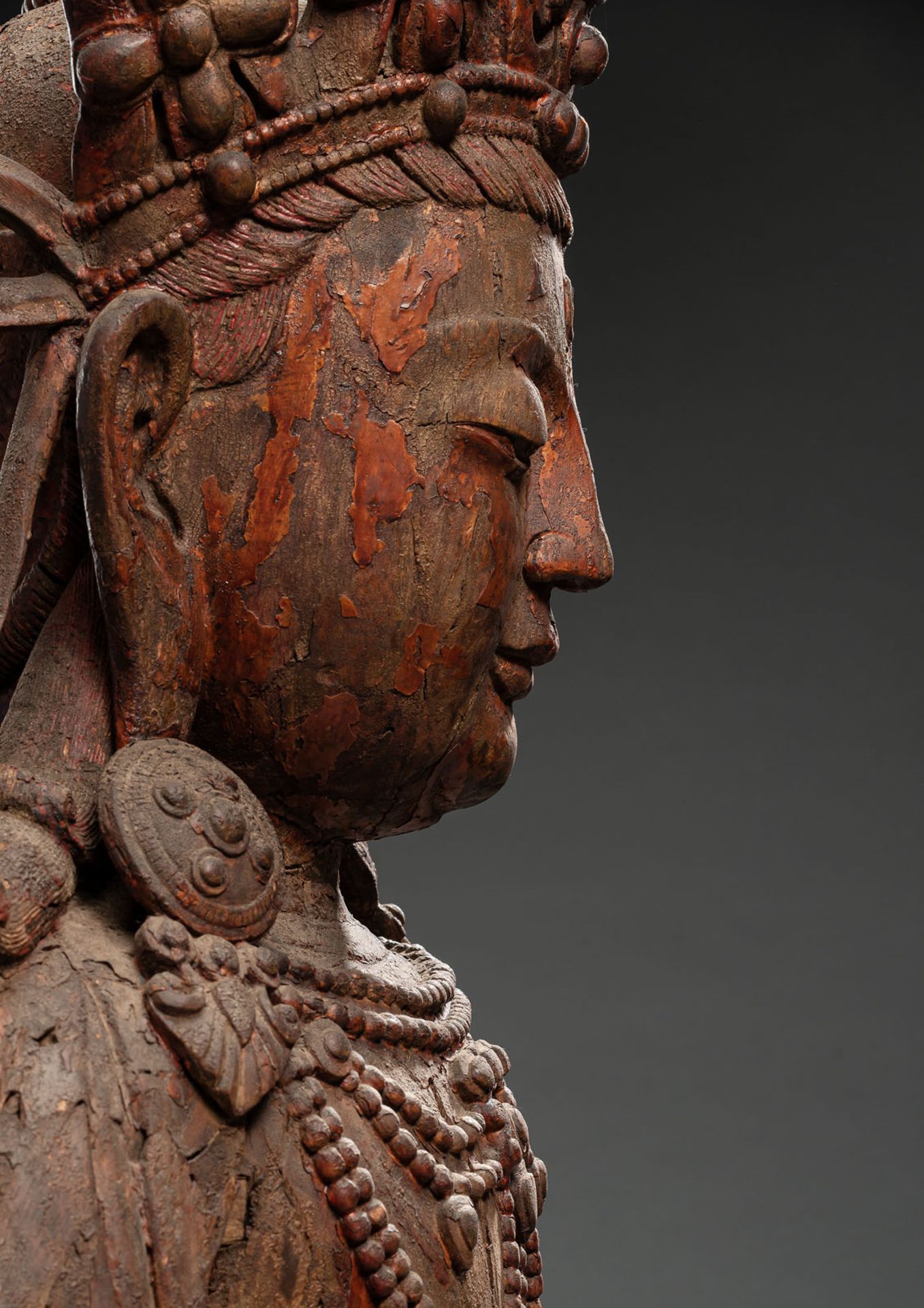 A WOOD FIGURE OF A BODHISATTVA - Image 4 of 4