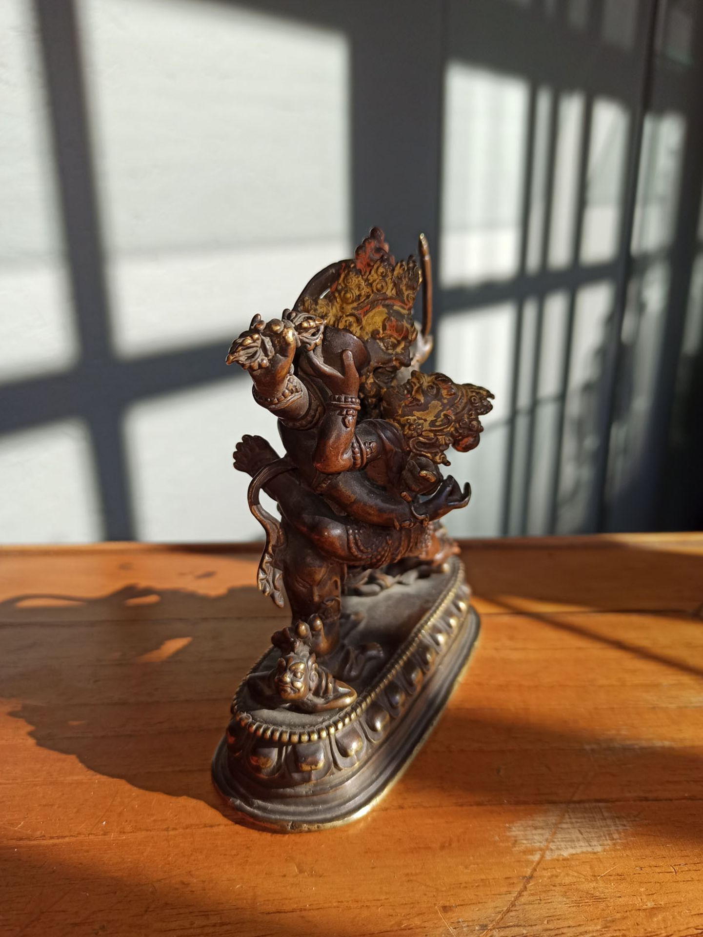 A RARE BRONZE EMANATION OF VAJRAPANI ON A LOTUS - Image 8 of 10