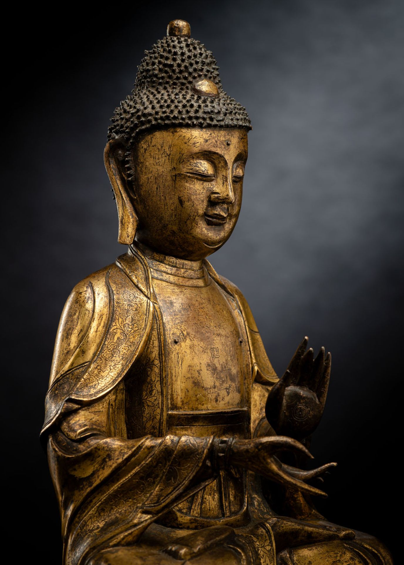 A FINE GILT-BRONZE FIGURE OF BUDDHA SHAKYAMUNI - Image 6 of 15