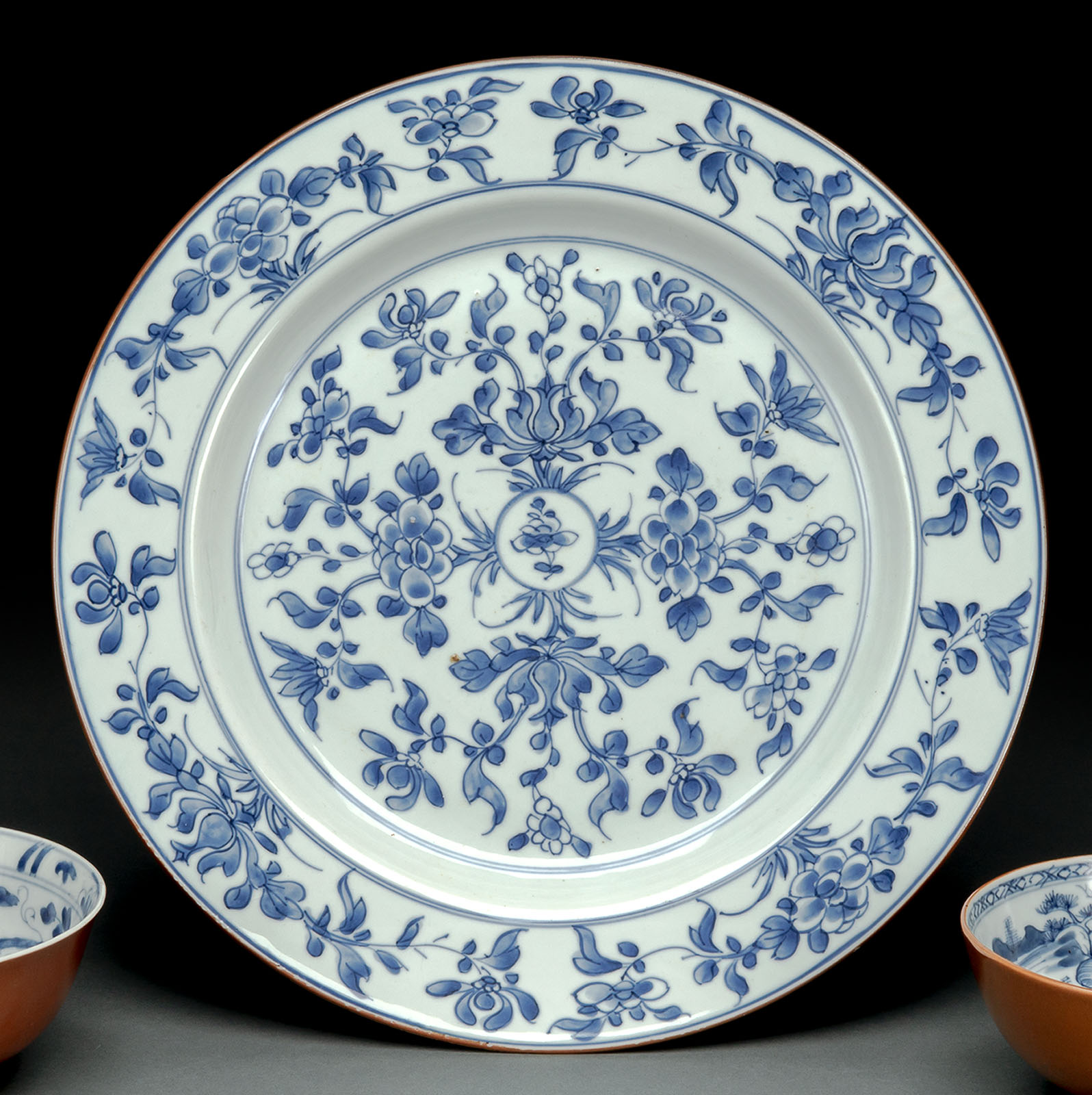 A LARGE BLUE AND WHITE  PORCELAIN PLATE