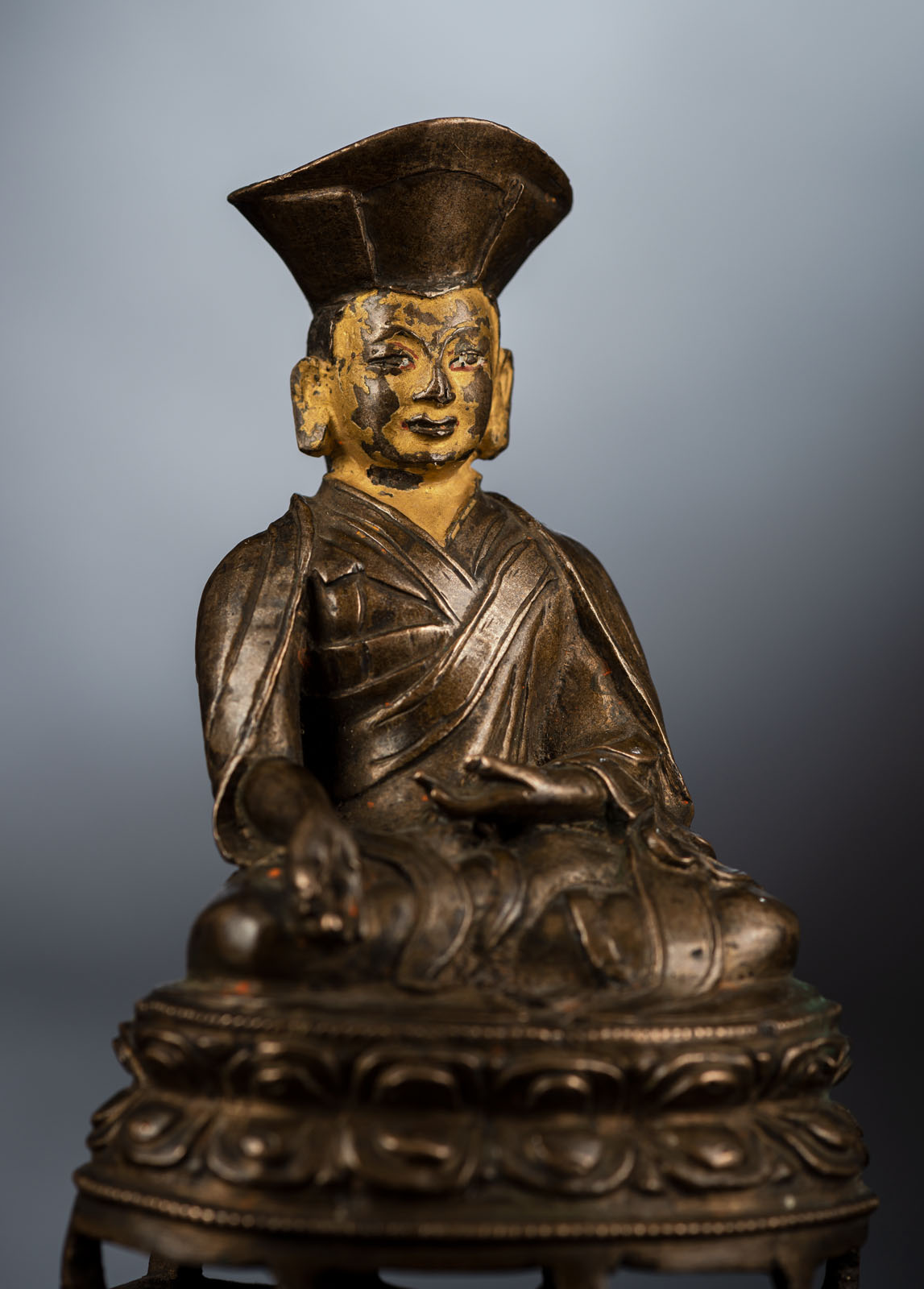 A BRONZE FIGURE OF A LAMA - Image 5 of 10