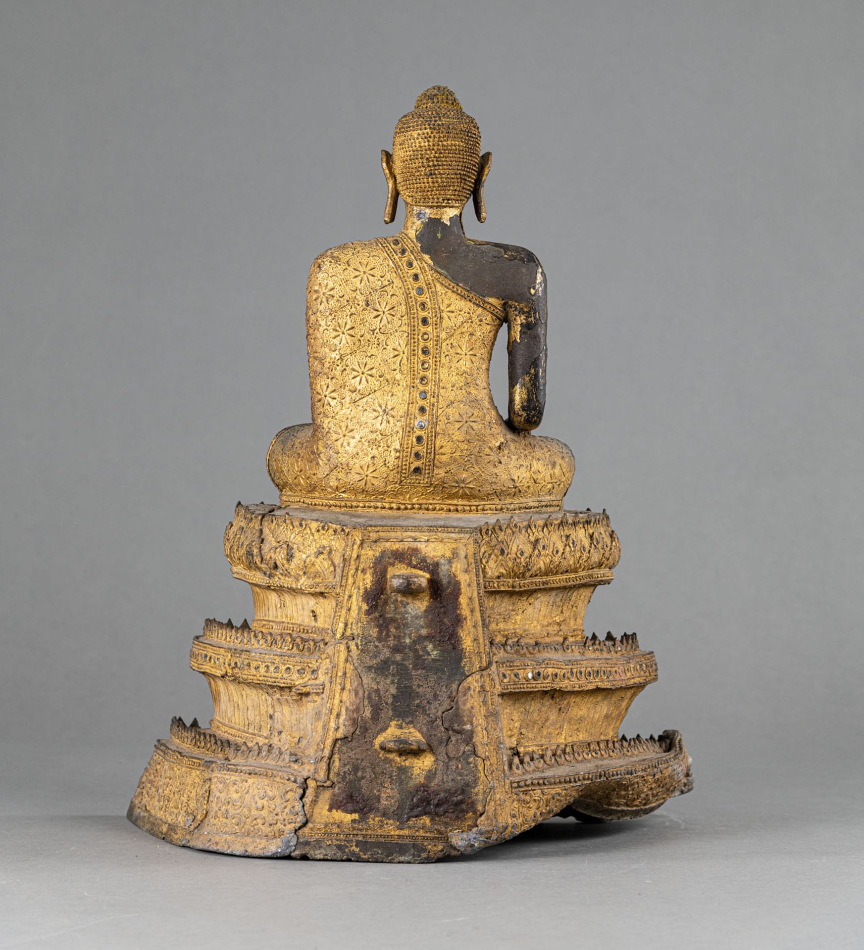 A BRONZE FIGURE OF BUDDHA ON A THREE-TIERED THRONE - Image 3 of 4