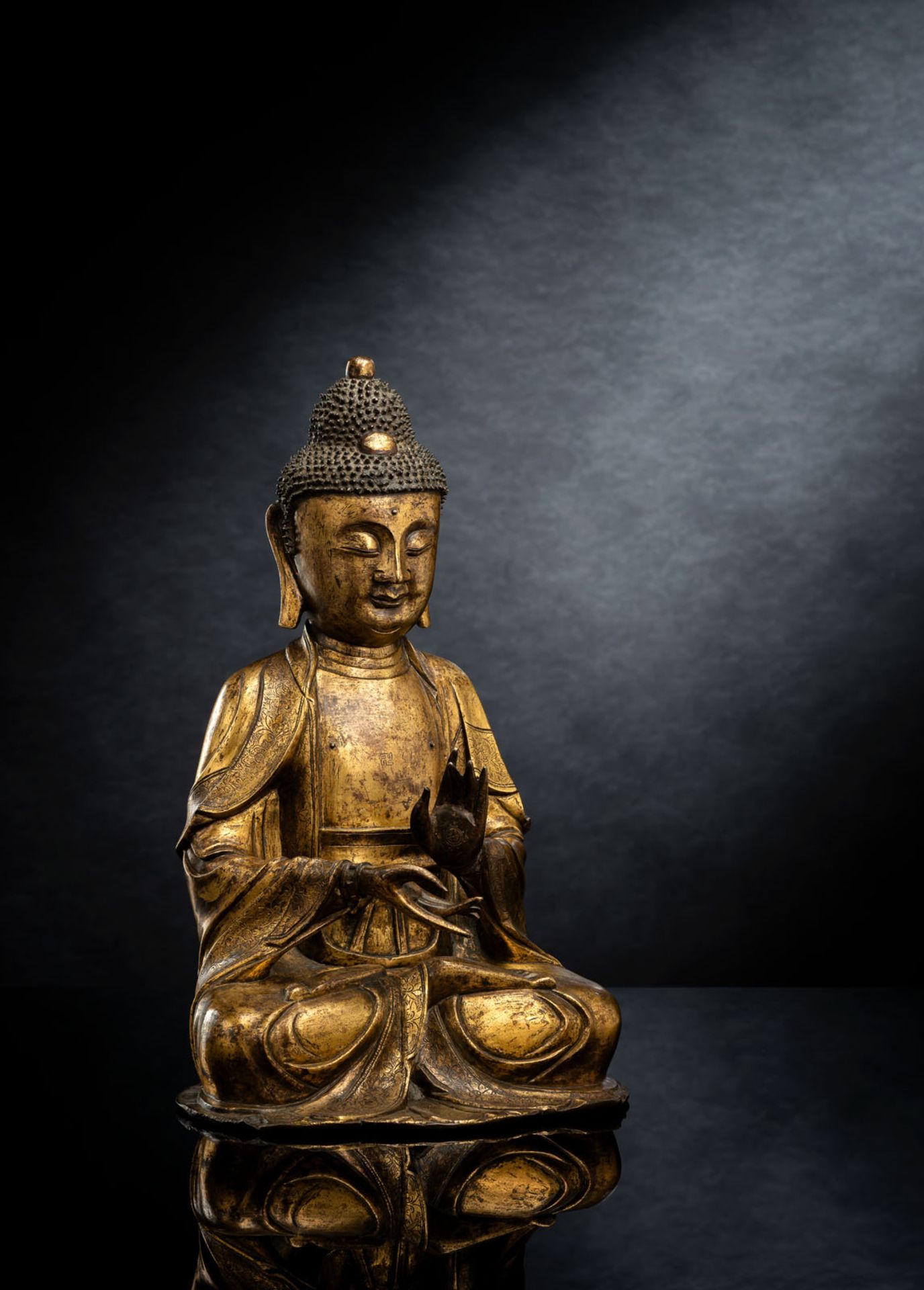 A FINE GILT-BRONZE FIGURE OF BUDDHA SHAKYAMUNI - Image 3 of 15