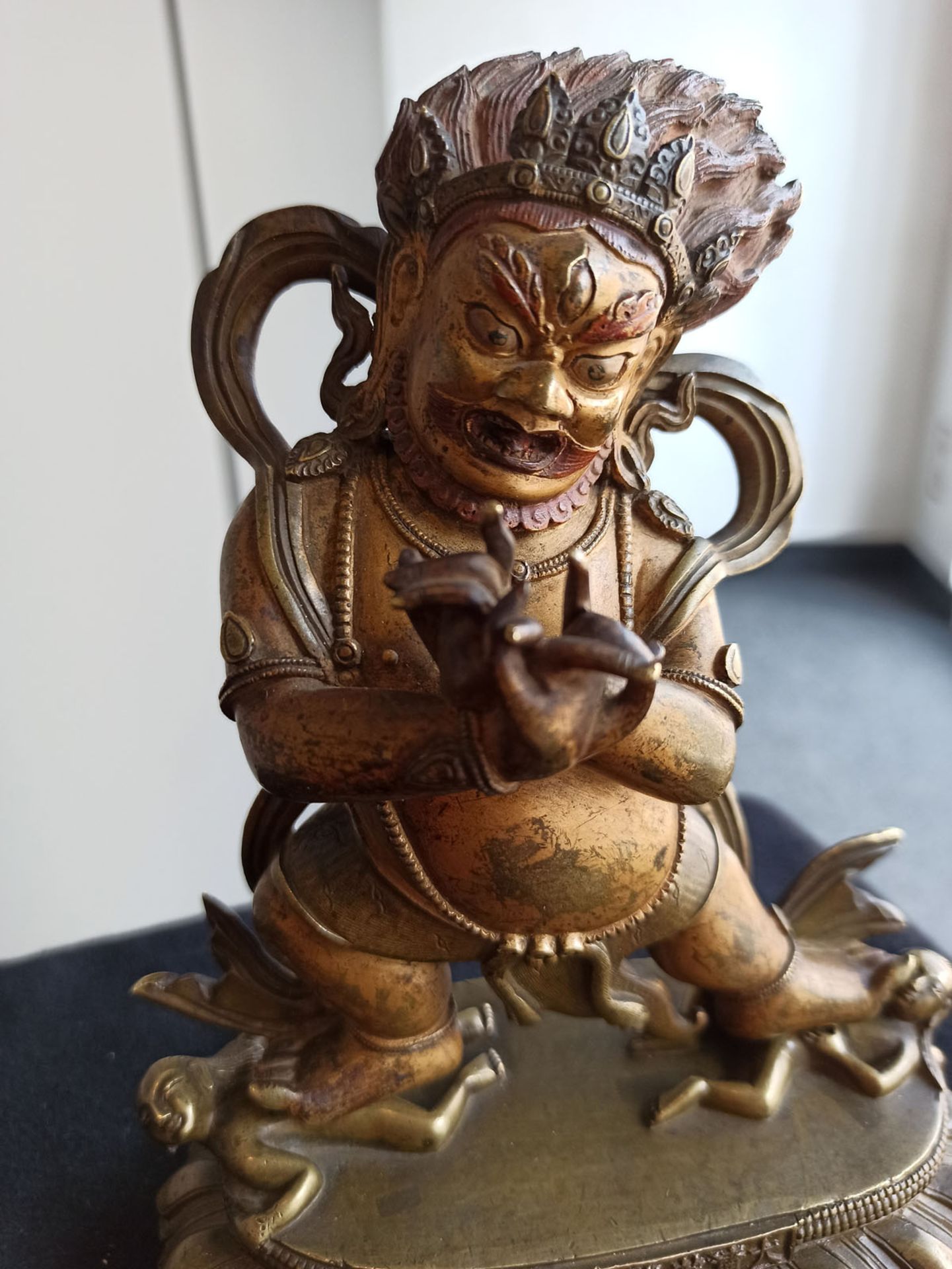 AN IMPORTANT IMPERIAL PARCEL COLD-GILDED BRONZE FIGURE OF TRAILOKYAVIJAYA - Image 6 of 14