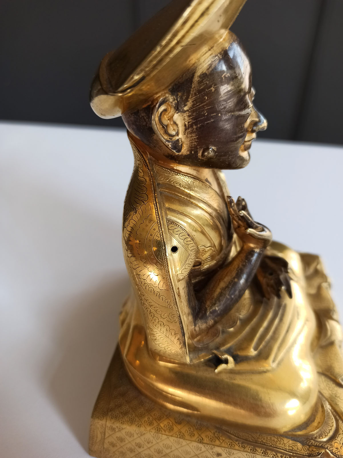 A FINE AND RARE GILT COPPER ALLOY FIGURE OF CHANGKYA ROLPAI DORJE - Image 16 of 17