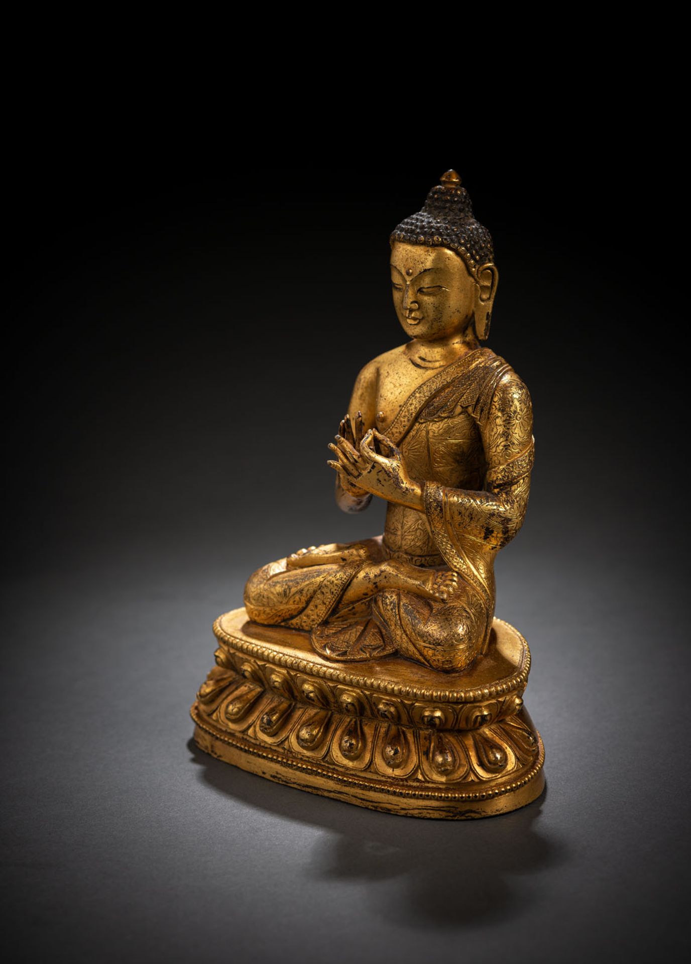 A FINE AND RARE GILT-BRONZE FIGURE OF BUDDHA SHAKYAMUNI - Image 3 of 10