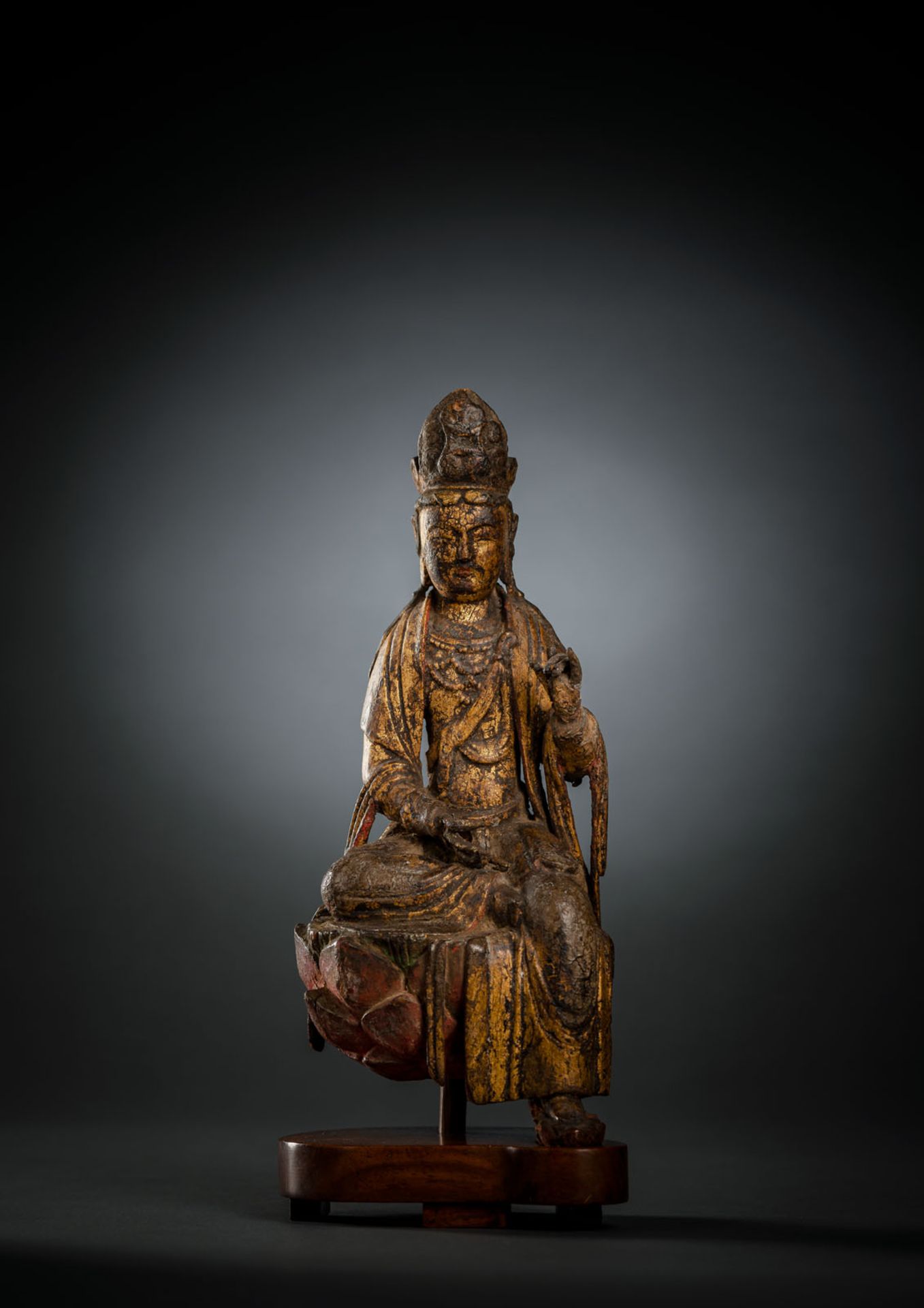 A FINE AND RARE GILT-LACQUERED AND POLYCHROME FIGURE OF GUANYIN