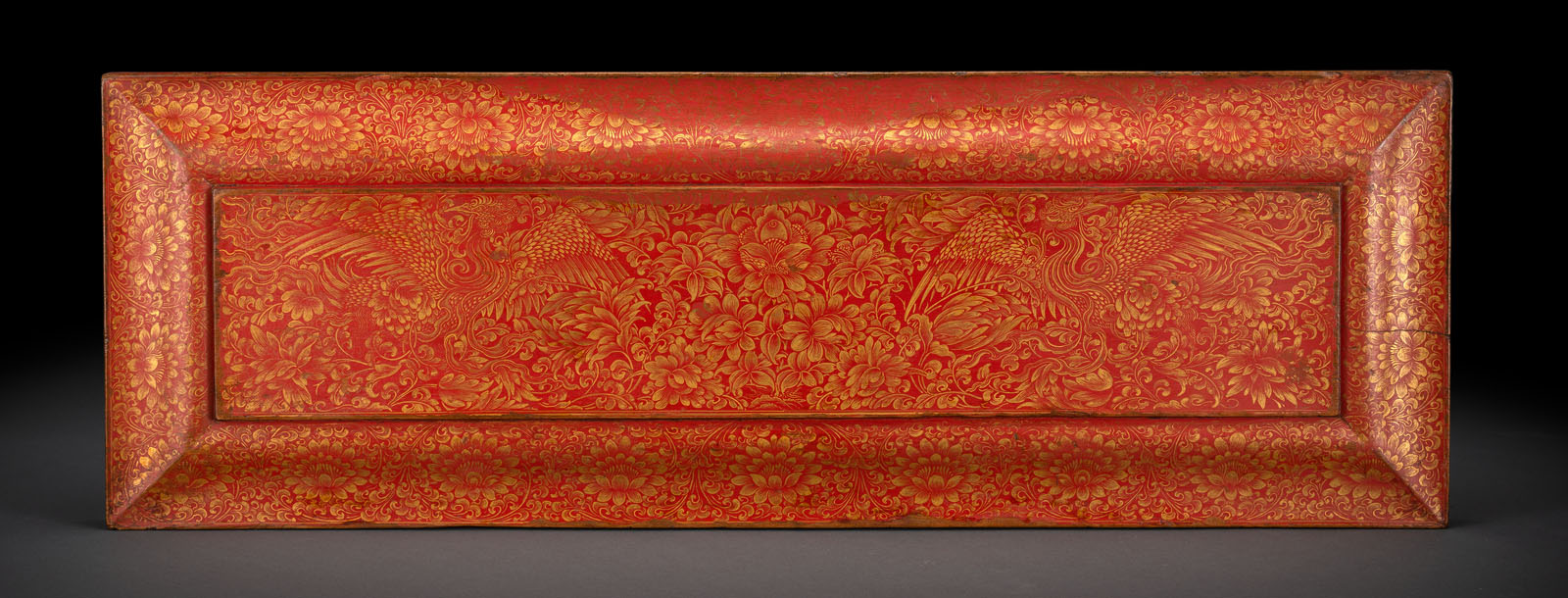 A FINE PAIR OF RED-LACQUERED WOODEN BOOK COVERS WITH FINE GILT PAINTING - Image 2 of 2