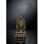 Bronze des Vishnu auf einem Thron