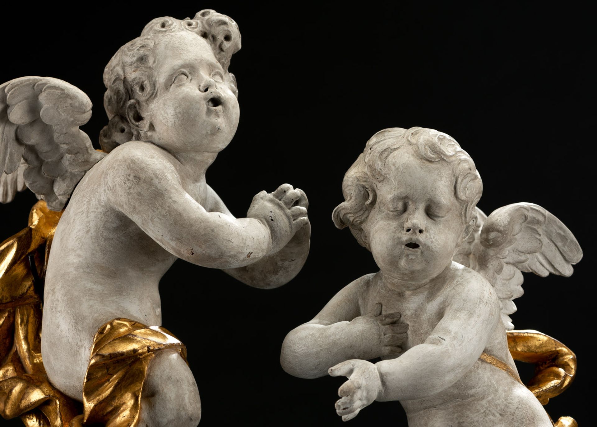 A NICE PAIR OF WINGED SINGING PUTTI - Image 5 of 10