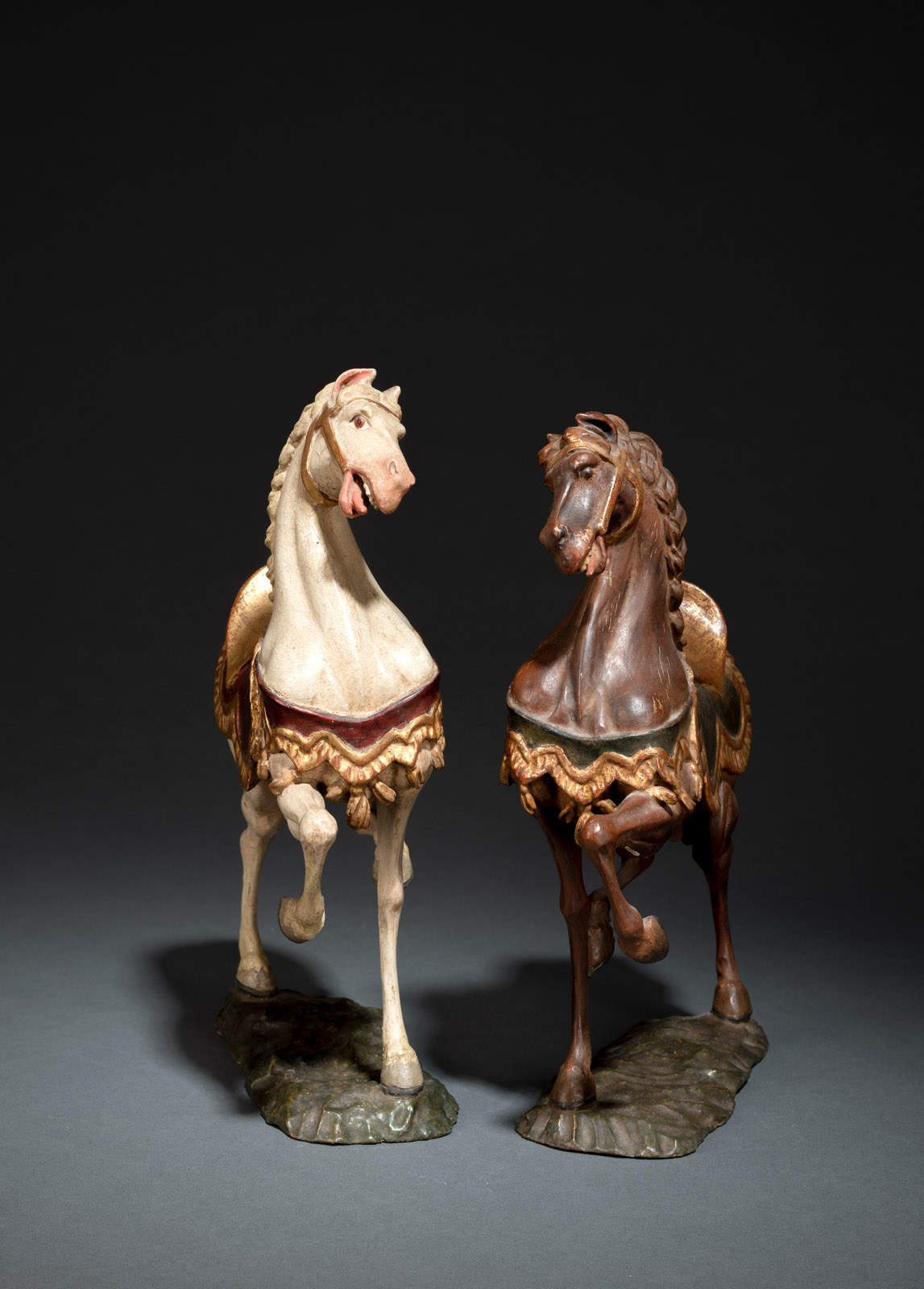 A PAIR OF "GRÖDEN" HORSE FIGURES - Image 4 of 7