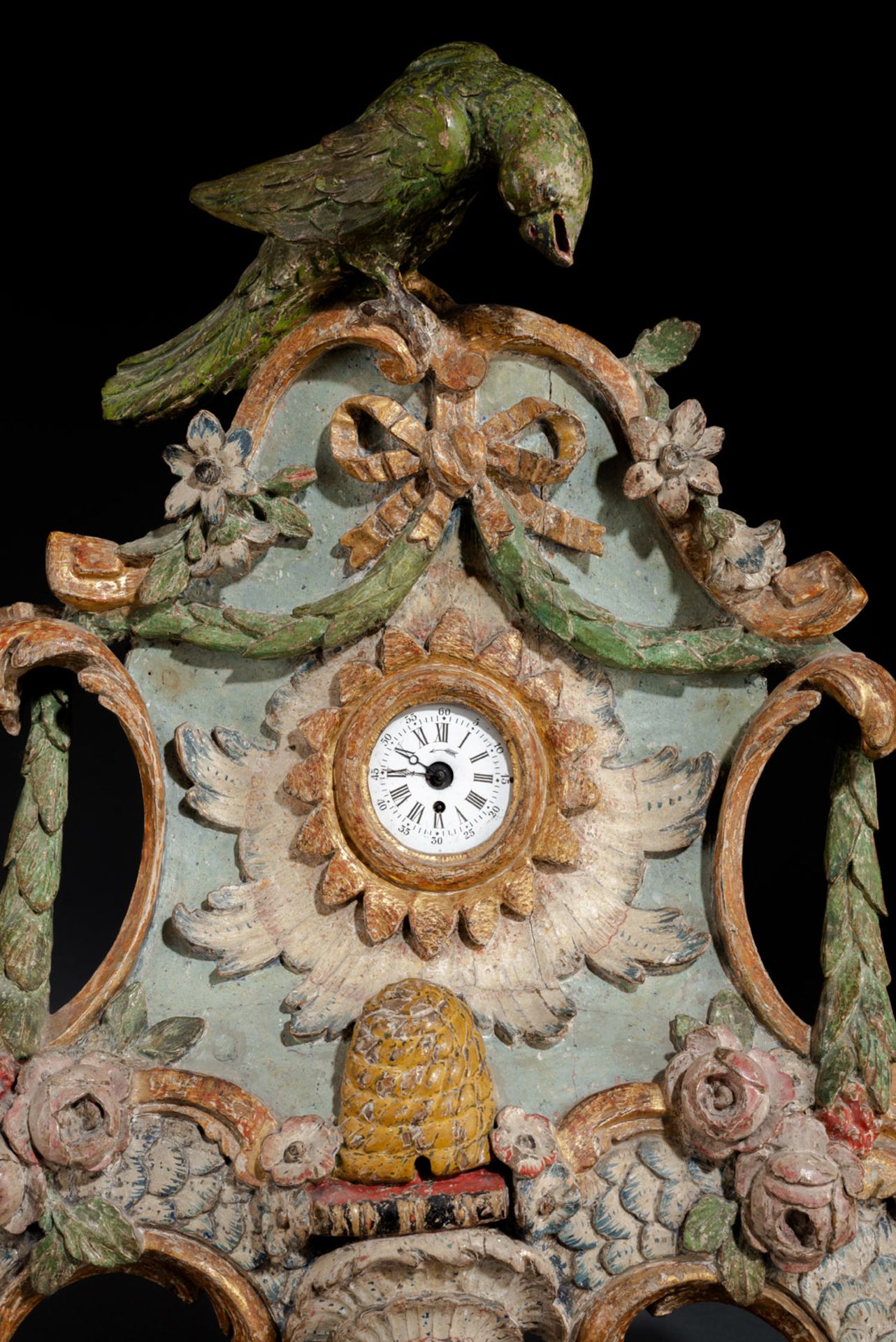 A FINE CARVED WOOD ROCOCO WATCH STAND WITH PARROT - Image 3 of 4