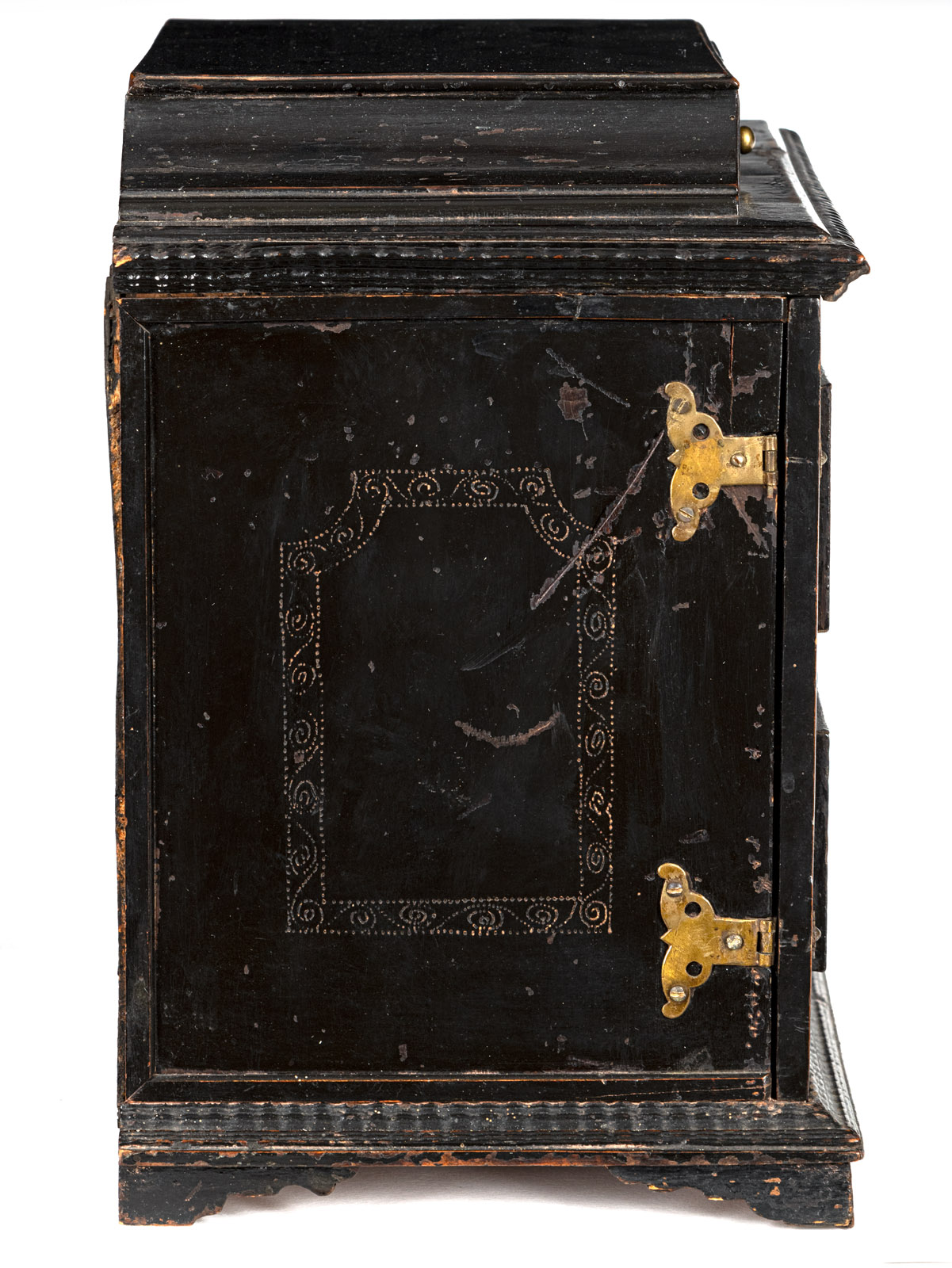 A SOUTH GERMAN EBONIZED AND POLYCHROME PAINTED TABLE CABINET - Image 5 of 7