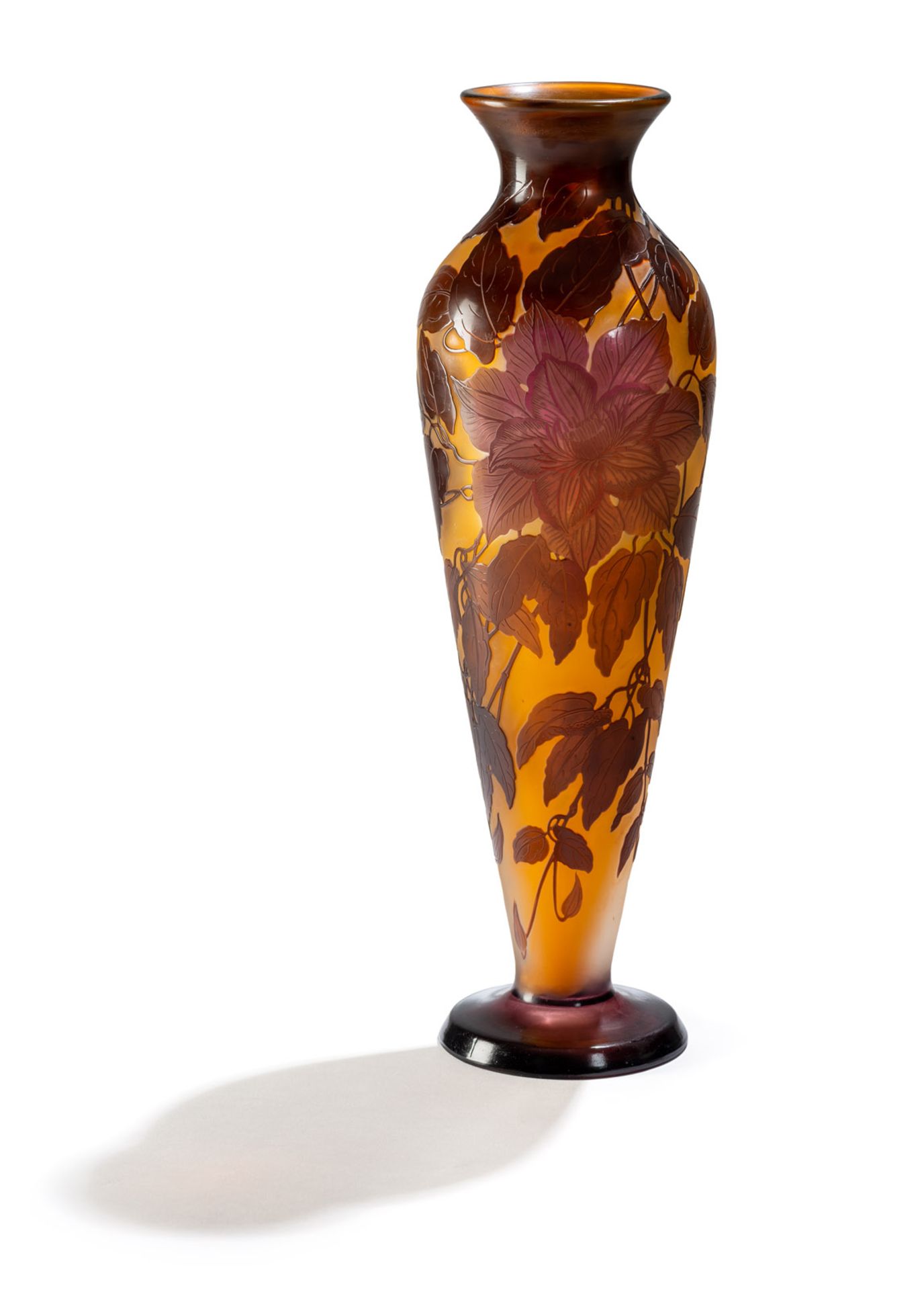 BALUSTRE SHAPED VASE WITH CLEMATIS