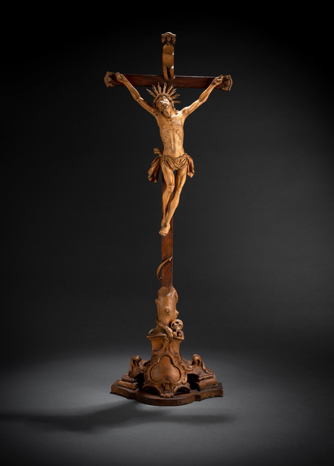 A FINE SOUTH GERMAN OR AUSTRIAN BAROQUE CRUCIFIX