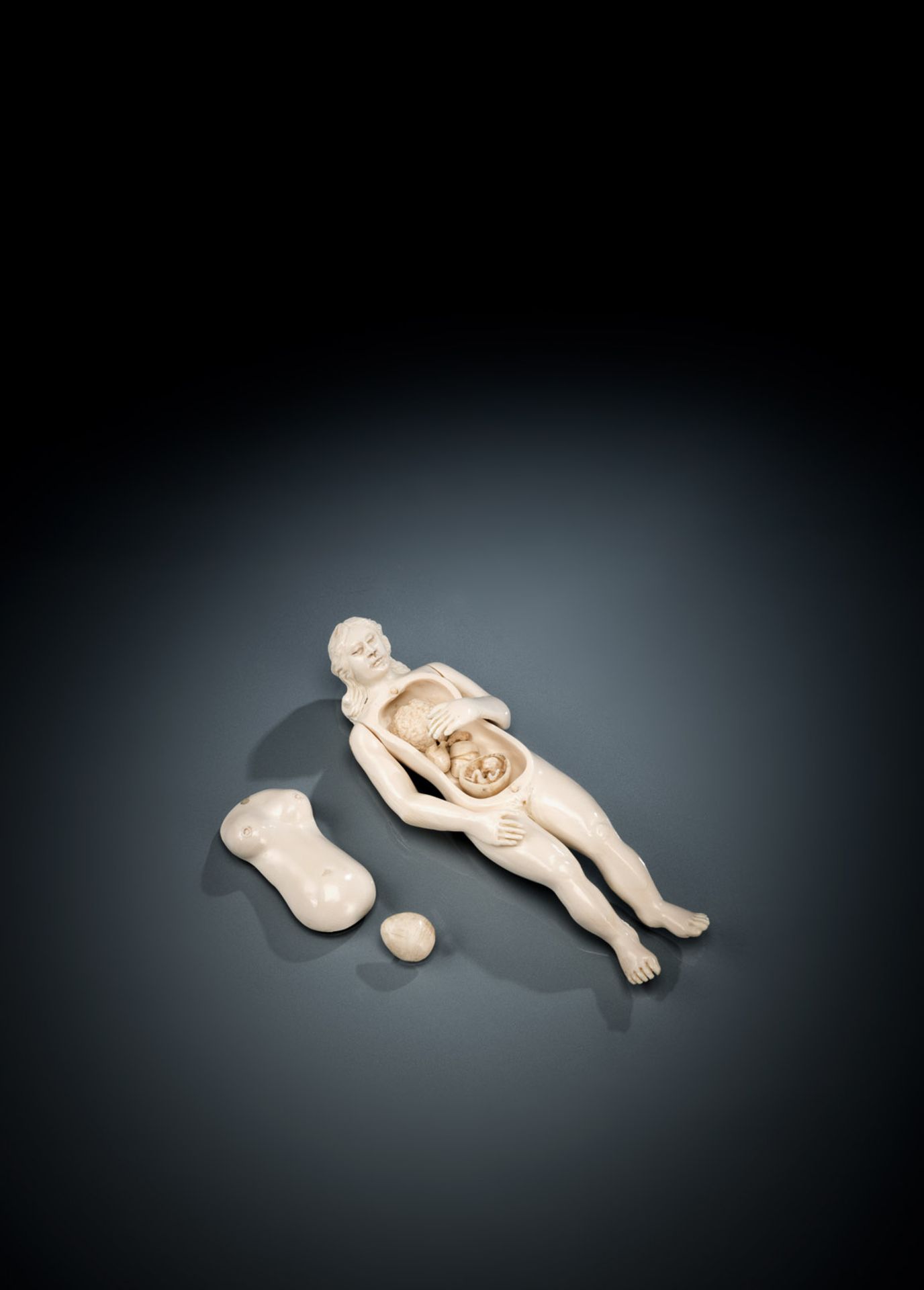 ANATOMICAL MODEL OF A PREGNANT WOMAN - Image 2 of 3