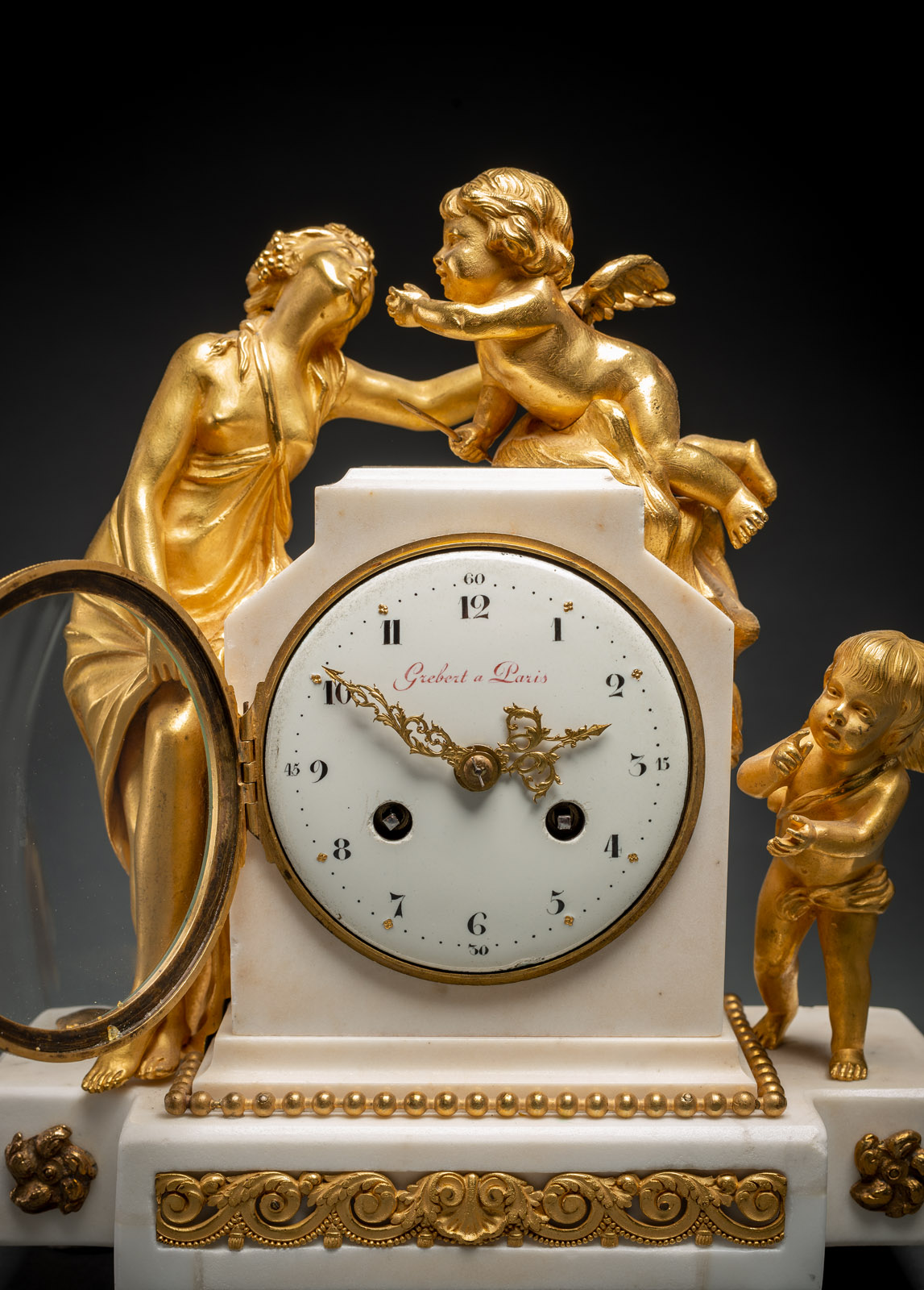 A FINE LOUIS XVI ORMOLU AND MARBLE PENDULE WITH AMOR AND PSYCHE - Image 4 of 5
