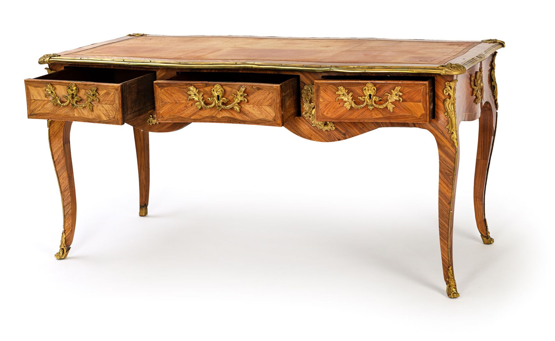 A LOUIS XV ORMOLU-MOUNTED KINGWOOD BUREAU PLAT - Image 5 of 17