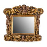 Barock-Spiegel mit figürlichem Dekor