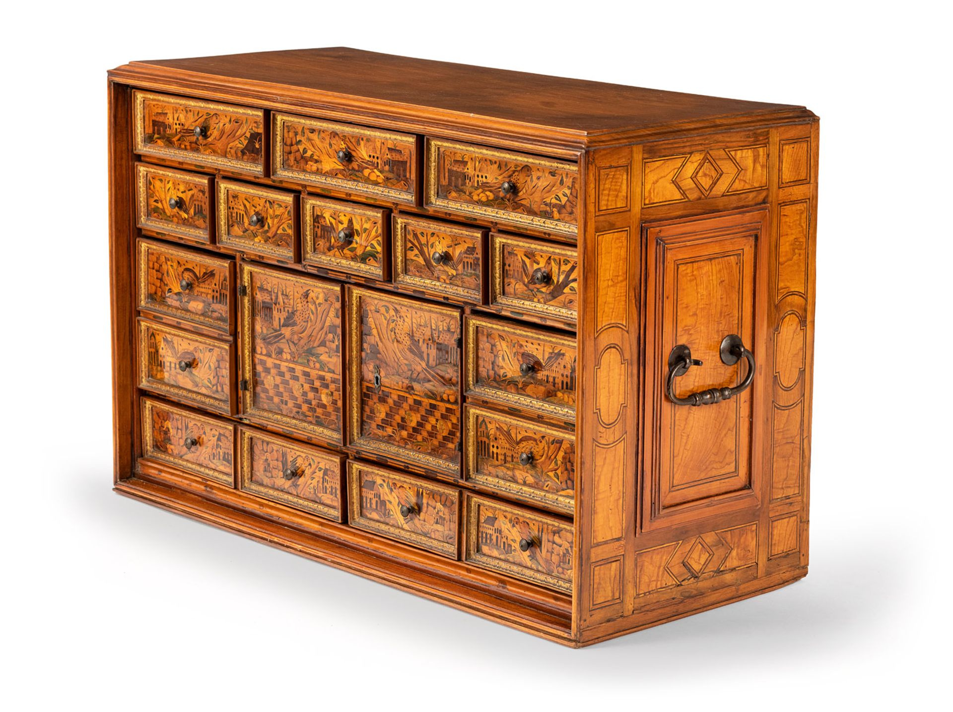 A FINE SOUTH GERMAN PARCEL GILT FRUITWOOD, ASH, SYCAMORE AND MARQUETRY CABINET - Image 5 of 12