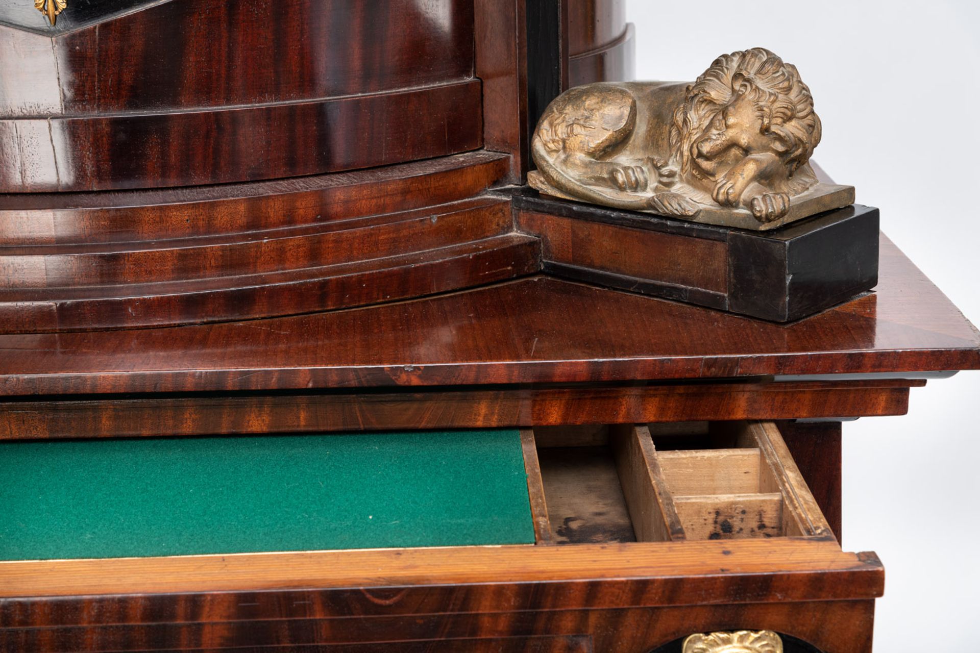 A SPLENDID GERMAN ORMOLU-MOUNTED MAHOGANY, KARELIAN BIRCH, LIMEWOOD AND EBONIZED SECRETAIRE A ABATT - Image 14 of 21