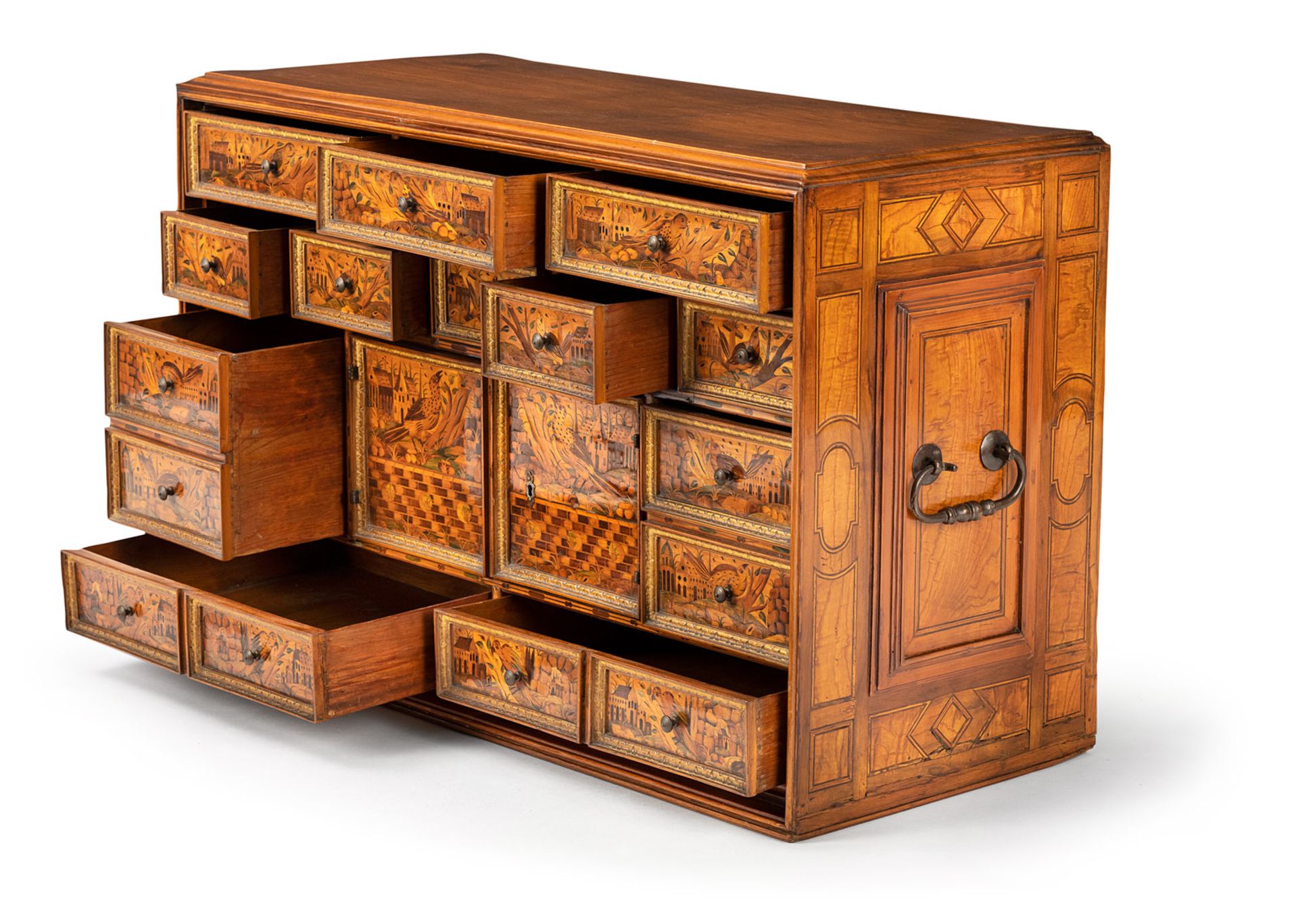 A FINE SOUTH GERMAN PARCEL GILT FRUITWOOD, ASH, SYCAMORE AND MARQUETRY CABINET - Image 4 of 12