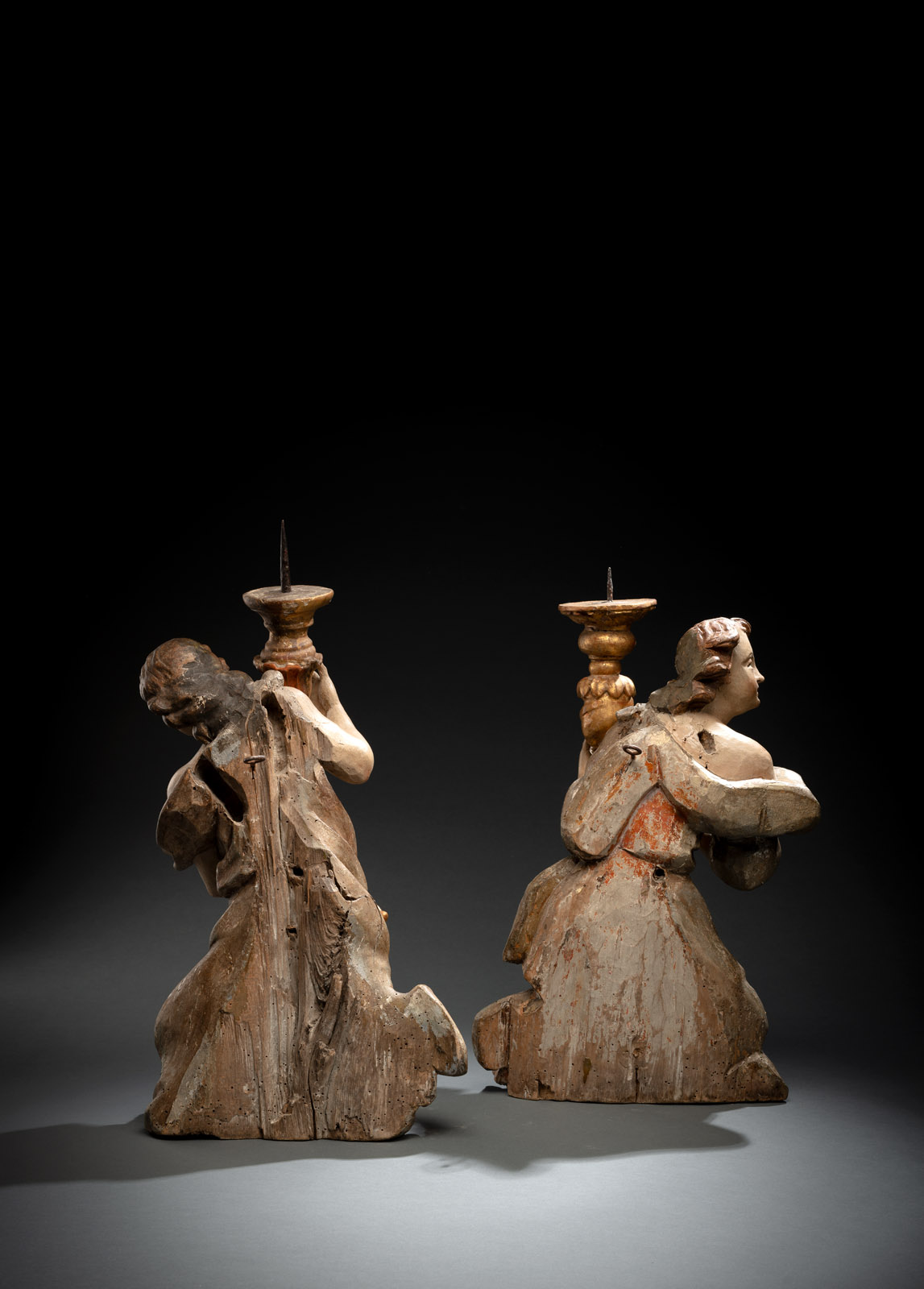 A PAIR OF BAROQUE ANGELS WITH CANDLESTICKS - Image 3 of 4