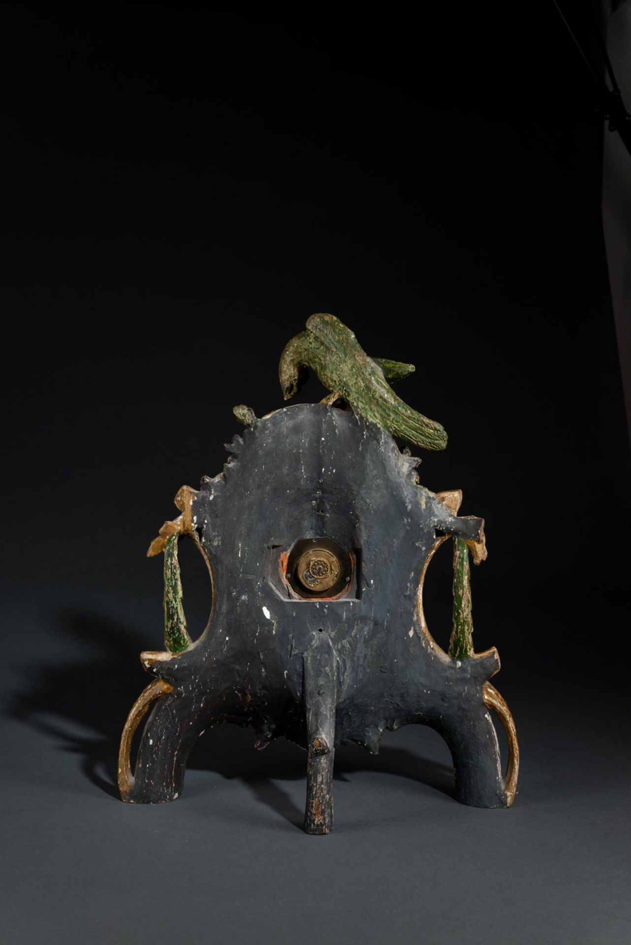 A FINE CARVED WOOD ROCOCO WATCH STAND WITH PARROT - Image 4 of 4