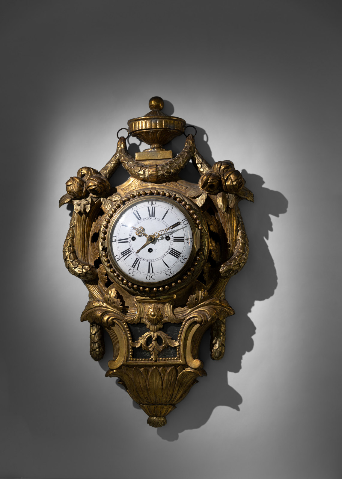 A GILTWOOD LOUIS XVI CARTEL WALL CLOCK - Image 4 of 6