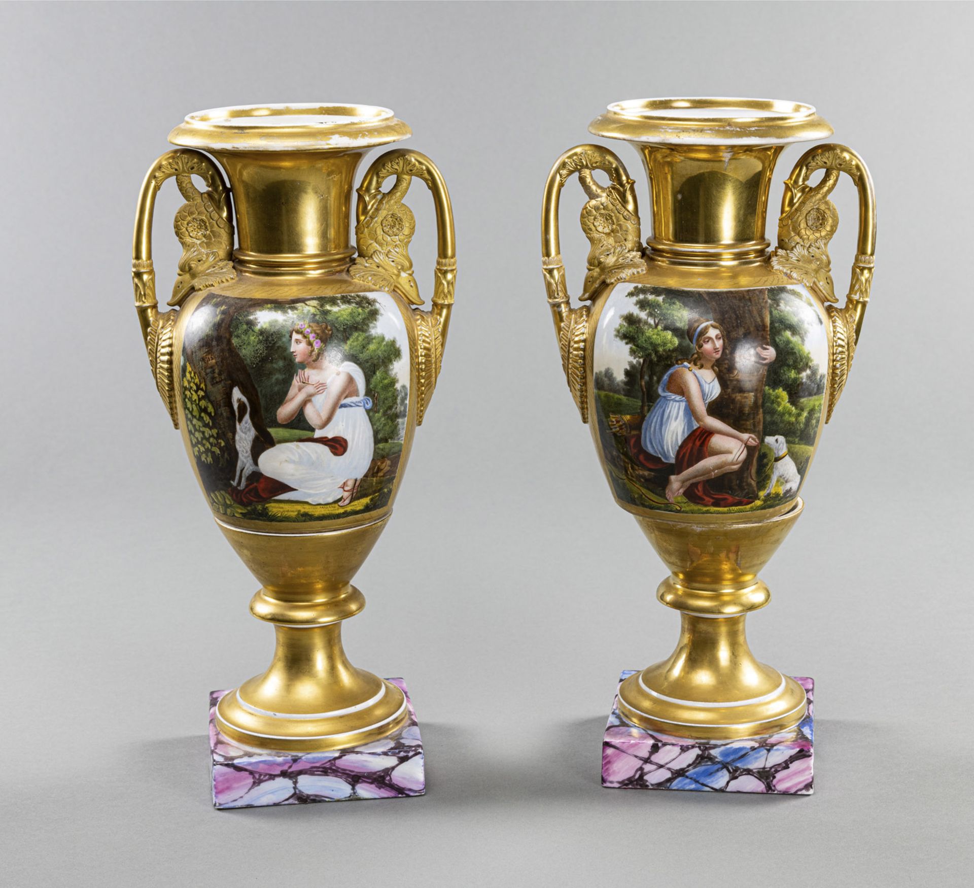 Paar Empire-Vasen mit Schwanenhenkeln