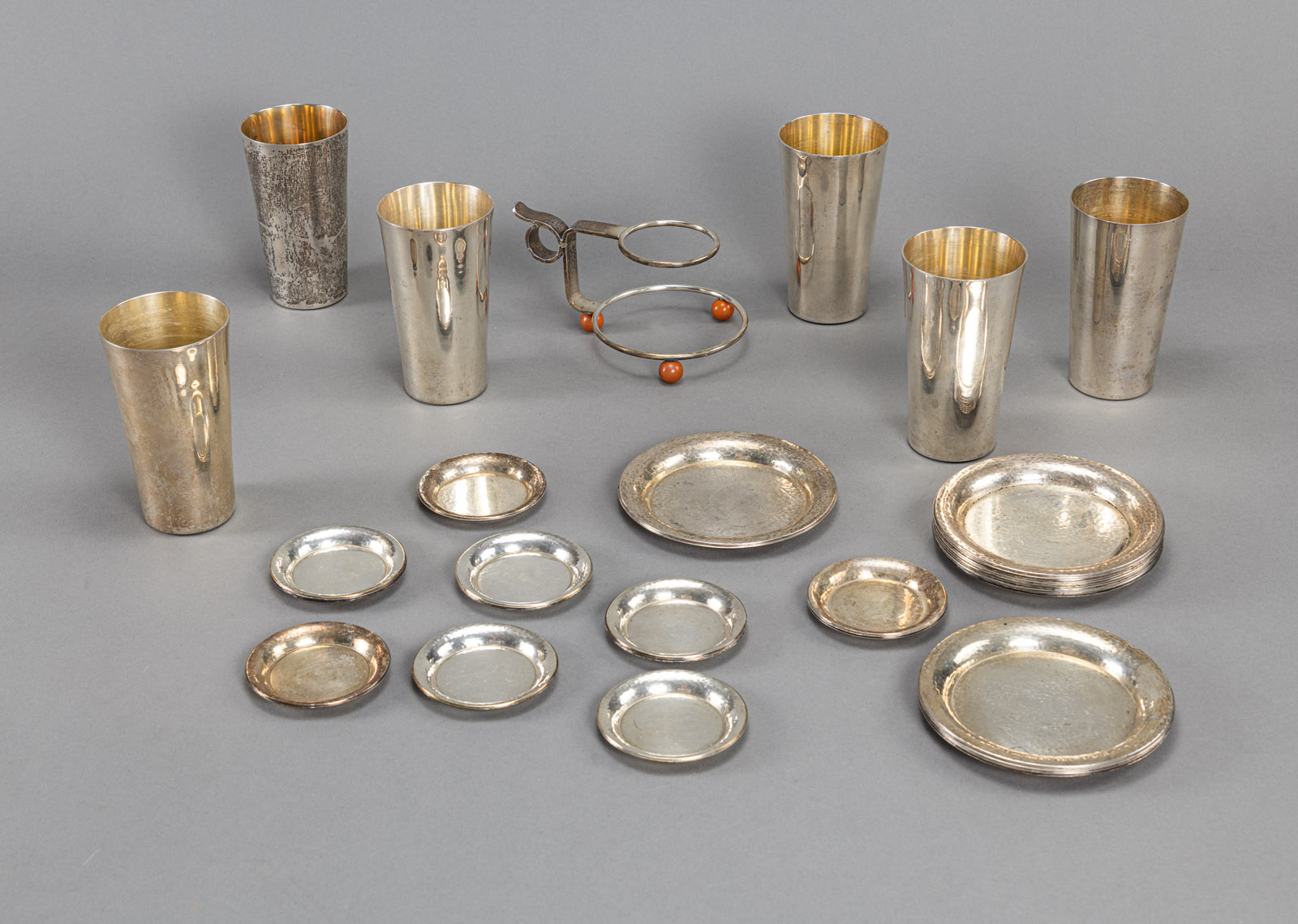 SIX SILVER BEAKER AND A STAND WITH COASTERS - Image 2 of 5