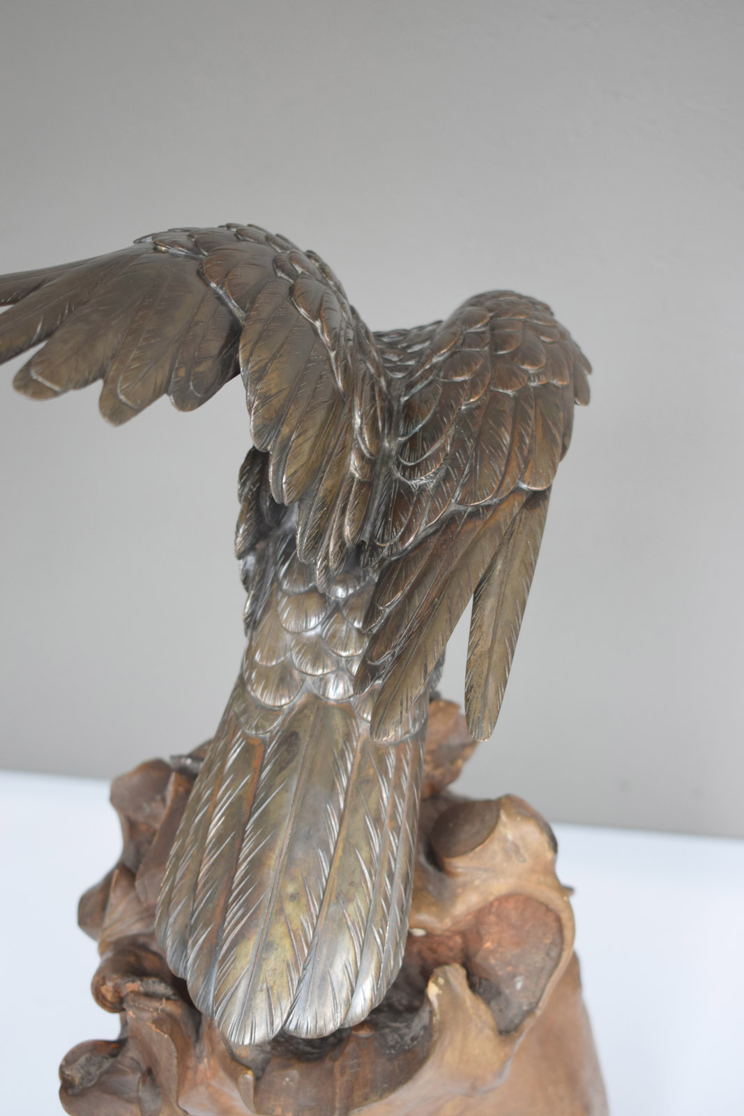 A BRONZE MODEL OF AN EAGLE ON A ROOTWOOD STAND - Image 7 of 12